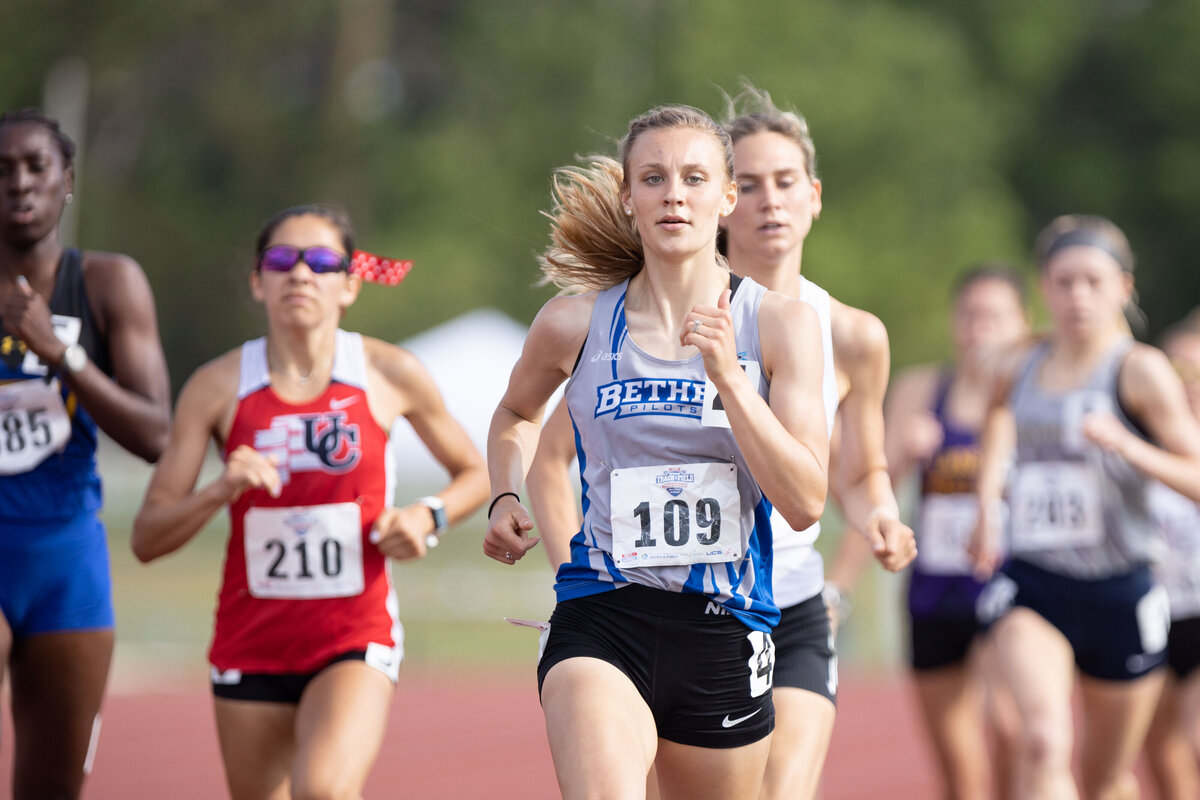 Emma Mott of Bethel College leading the womens 800m finals during day 3 of the 2020 NAIA National Championship in Gulf Shores, Alabama.
