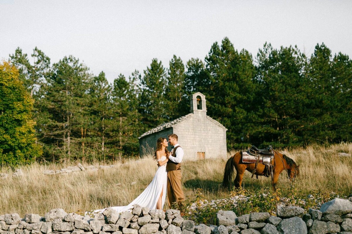 E8-Engagement-Photoshoot-In-the-mountains-with-horses-Ruslan-and-Kristina-2017-09-24-2500px-1060