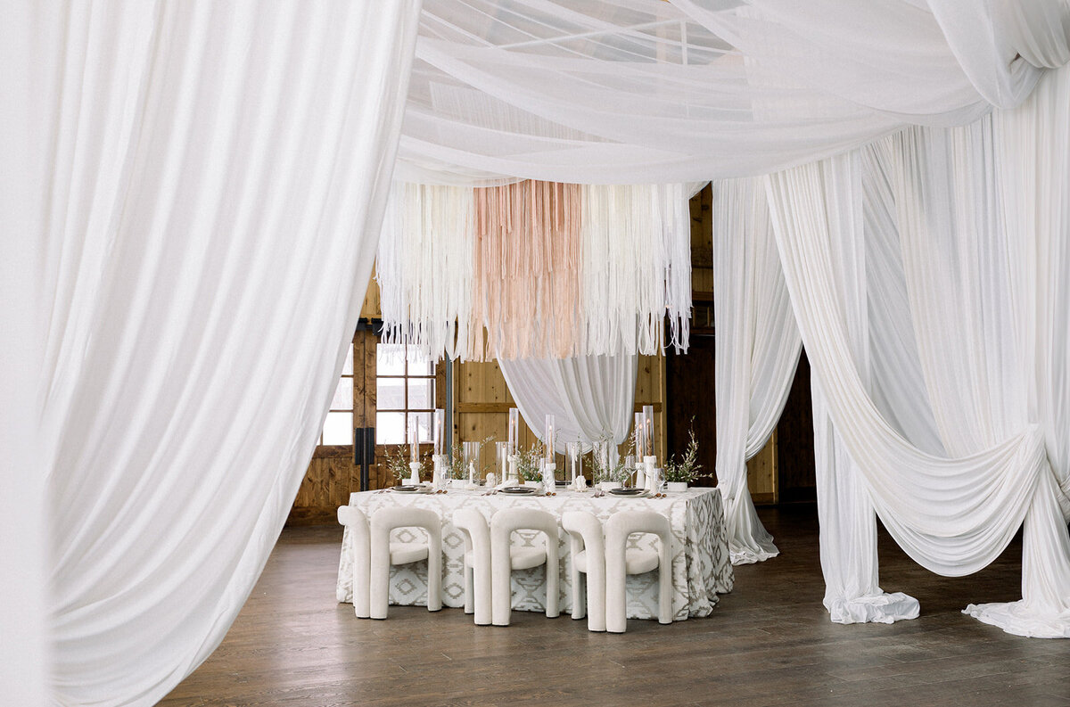 Devils_Thumb_Winter_Wedding_Editorial_by_Diana_Coulter_Submission-57