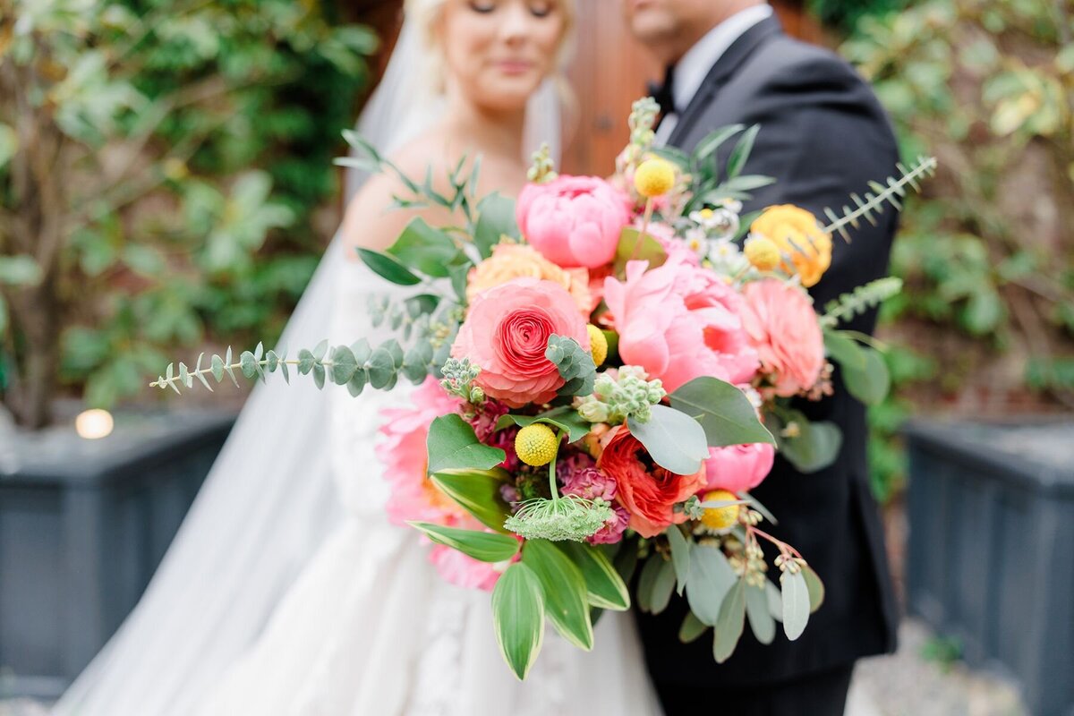 Julianna-Justin-Apiary-Spring-Wedding-Lexington-bridal-bouquet