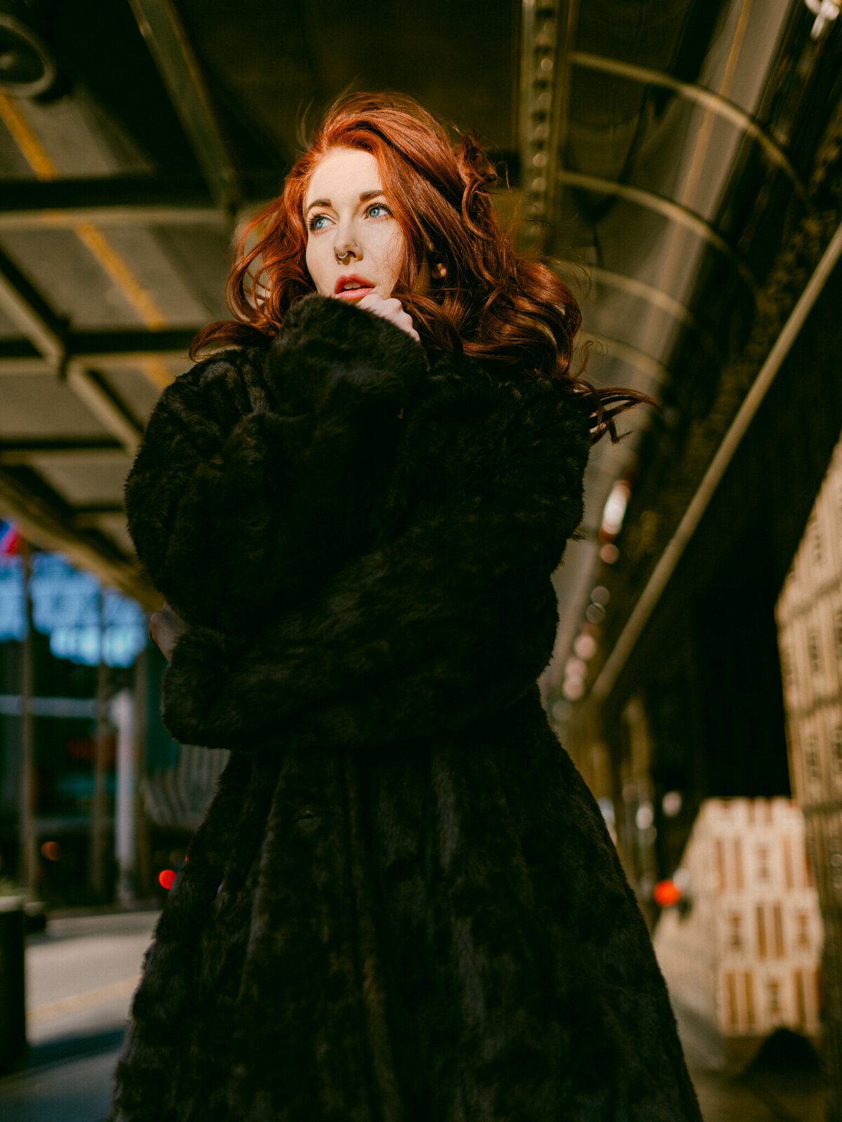 Step into a world of vintage elegance with this breathtaking editorial shoot featuring Evan Keys in Las Vegas. Captured by top luxury photographer Michael Asmussen, this timeless collection blends classic sophistication with cinematic nostalgia, redefining vintage glamour in the heart of the desert.