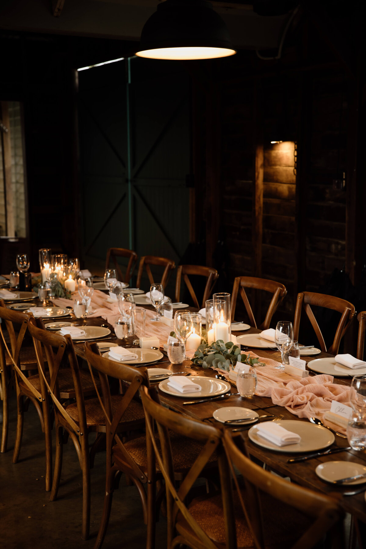 Rustic place settings styled by Belle & Bleu in Twyford UK. Photo credit Quince-and-Mulberry-Studios