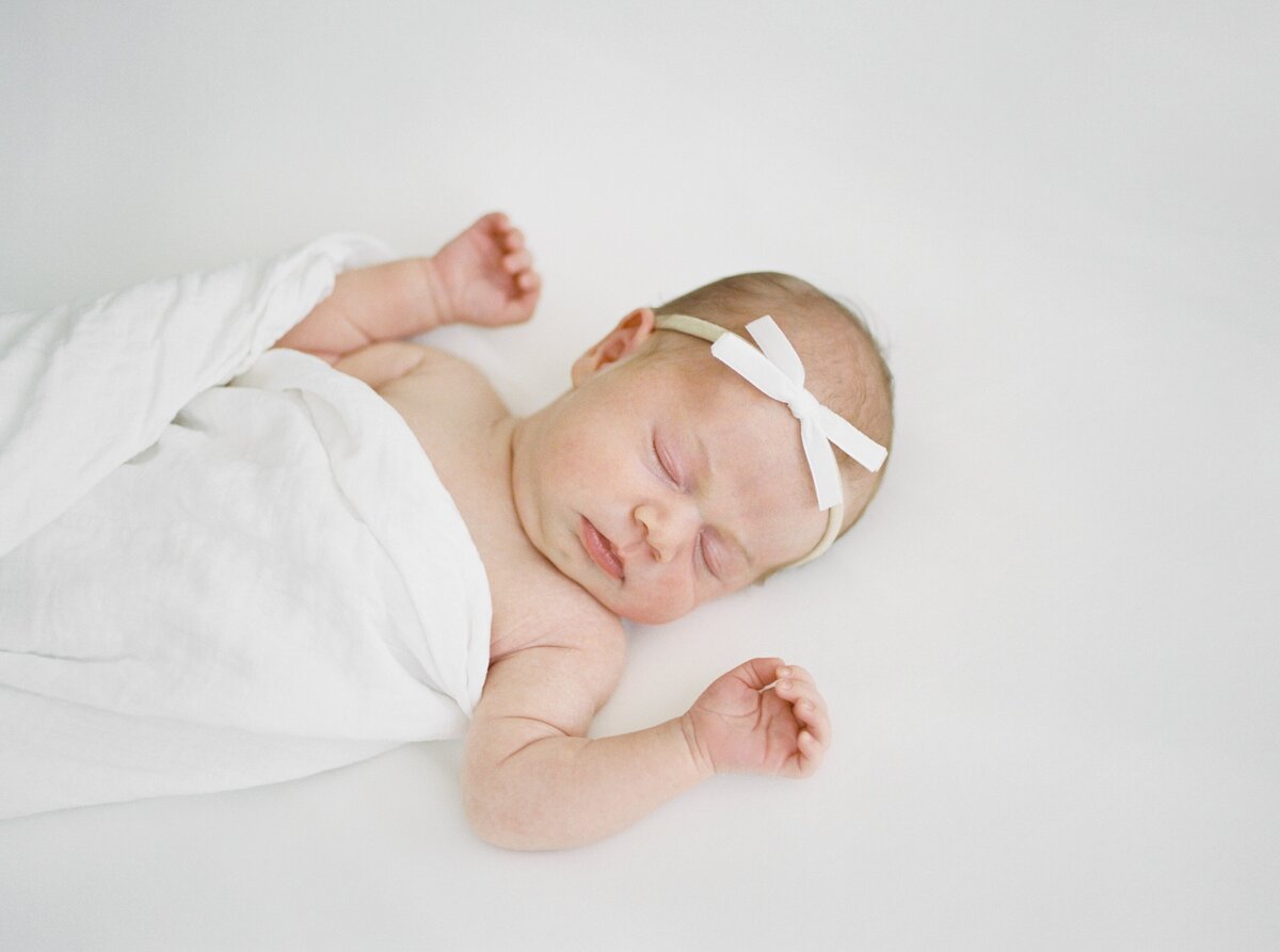 best-northern-virginia-newborn-photographer-studio-photo1