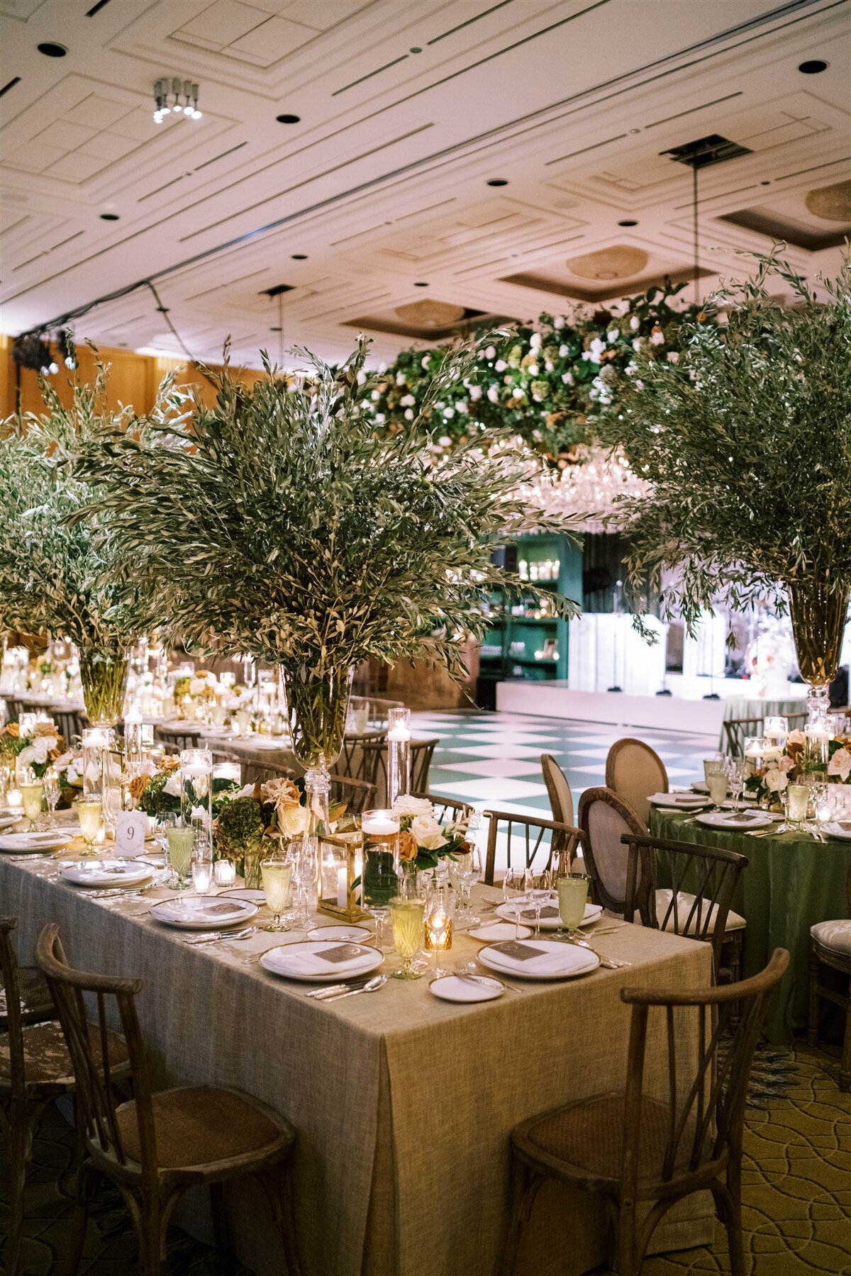 A picture of the reception table for the wedding at the Peninsula Chicago. 