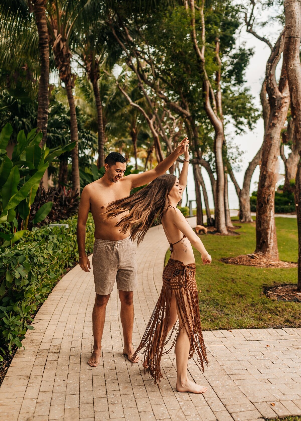 Beach-photographer-Key-Largo-Florida-Ocean-Couple-6