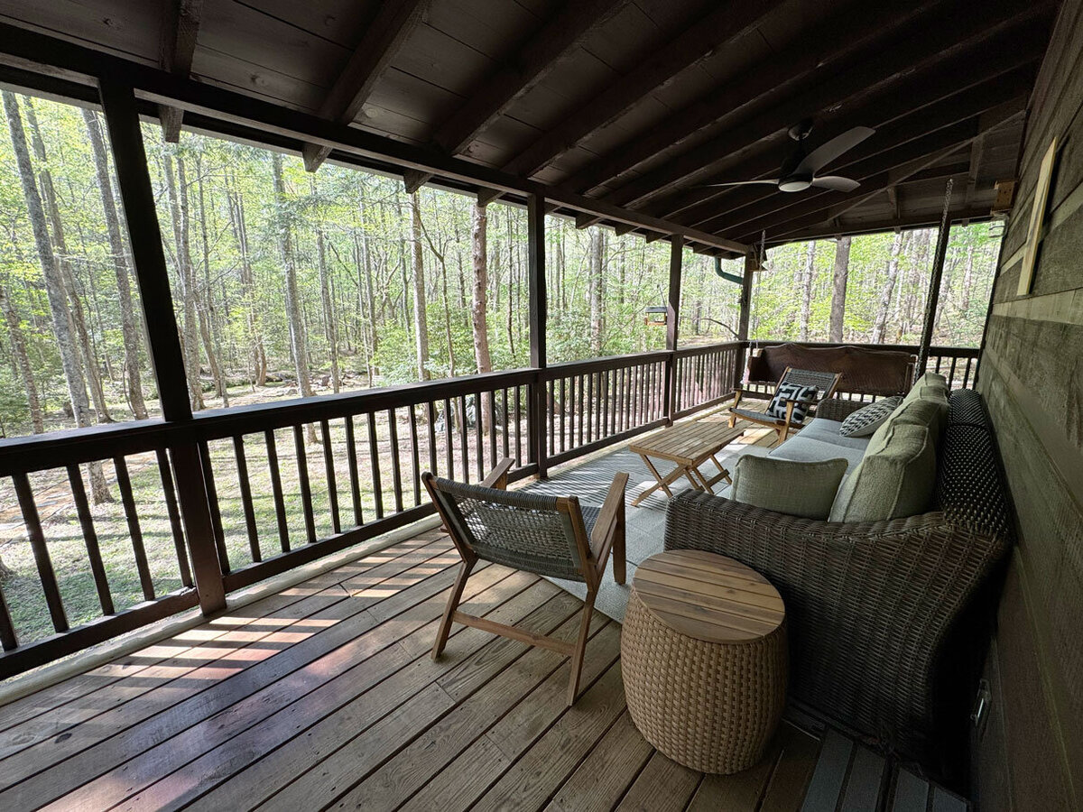 Shady-Grove-Cabin-Blue-Ridge-GA-Deck-02