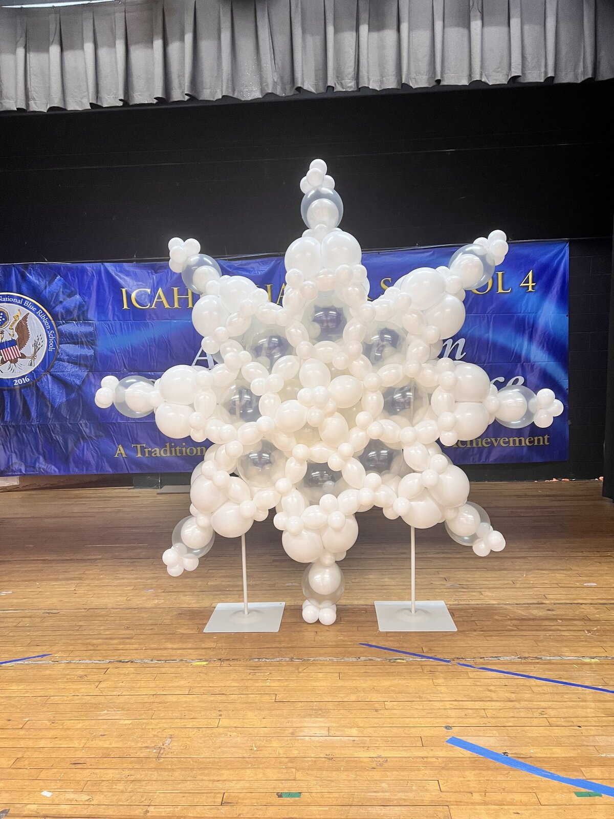 balloon snowflake sculpture
