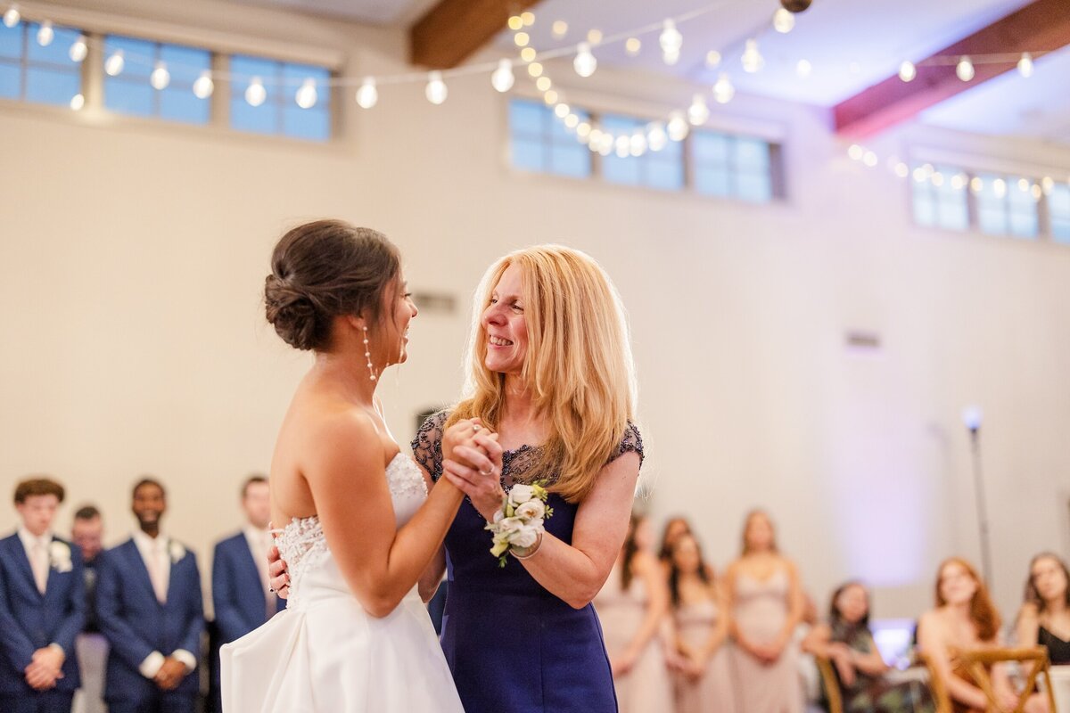 king-family-vineyards-wedding-dj-in-virginia-5