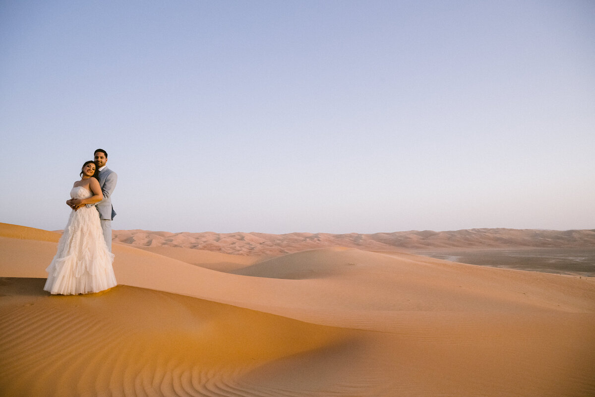 015_Abu_Dhabi_Desert_Wedding_Couple_Female_Photographer_Saskia_Marloh