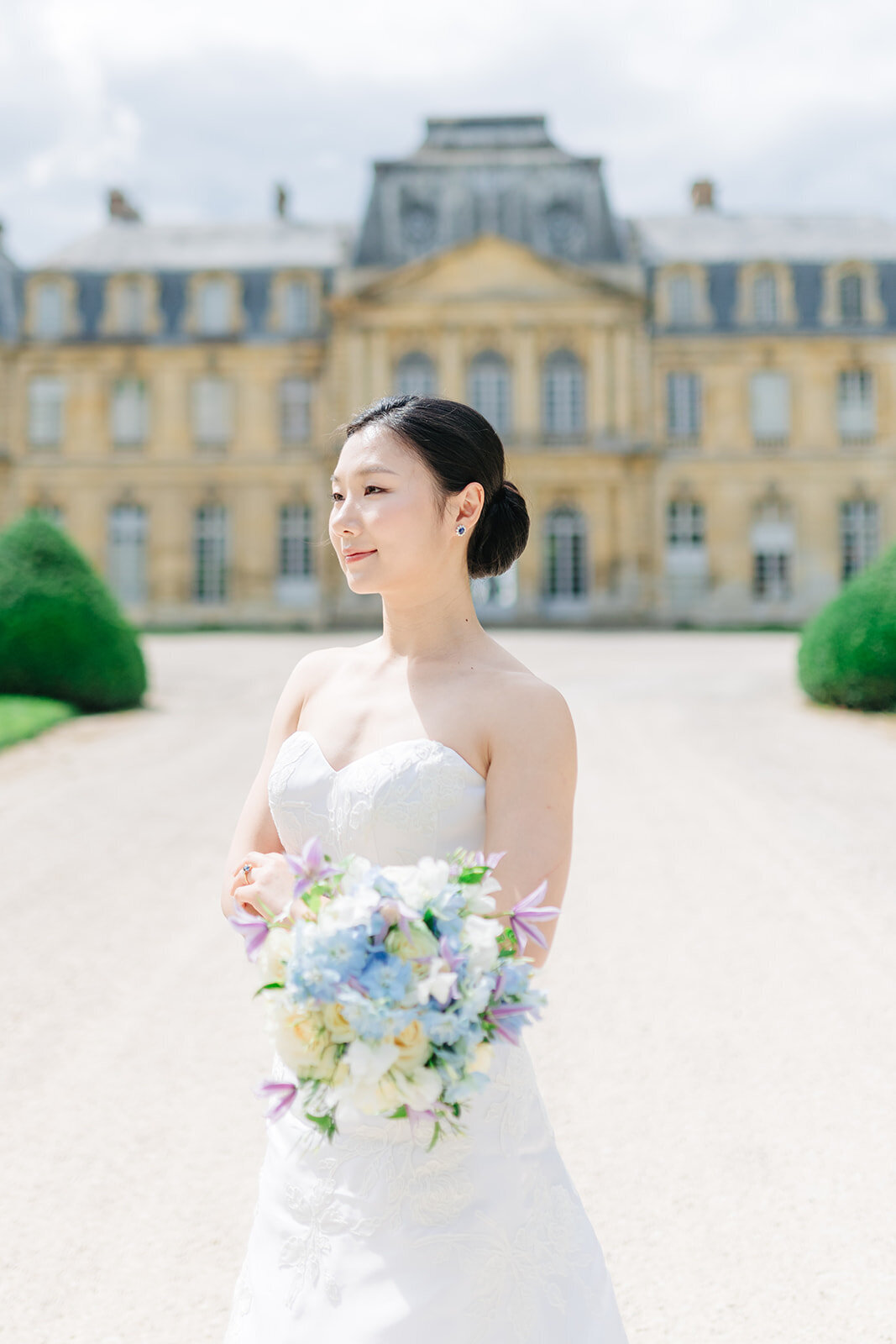 MorganeBallPhotography-Wedding-ZoeEdward-05-ChateauChamplatreux-LoveSession-81-1031