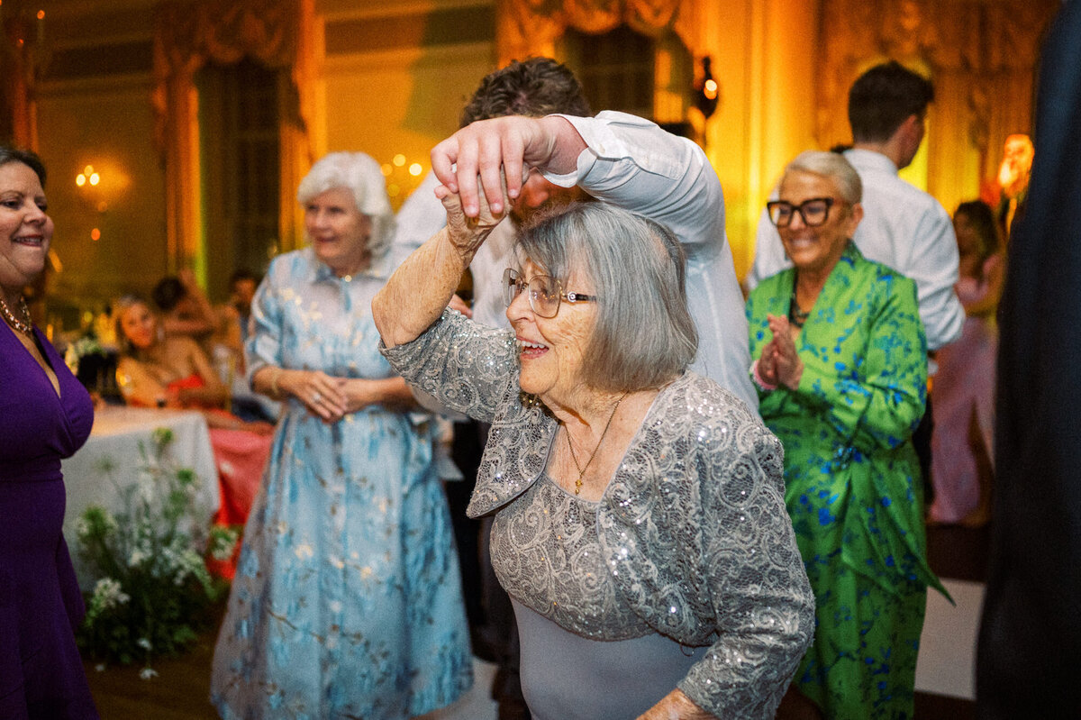 Farmington Country Club Wedding Photographer - Hunter and Sarah Photography-116
