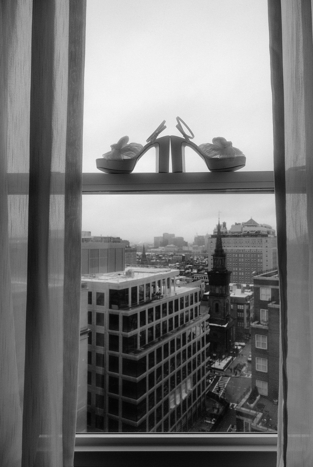 winter-wedding-details-at-boston-park-plaza