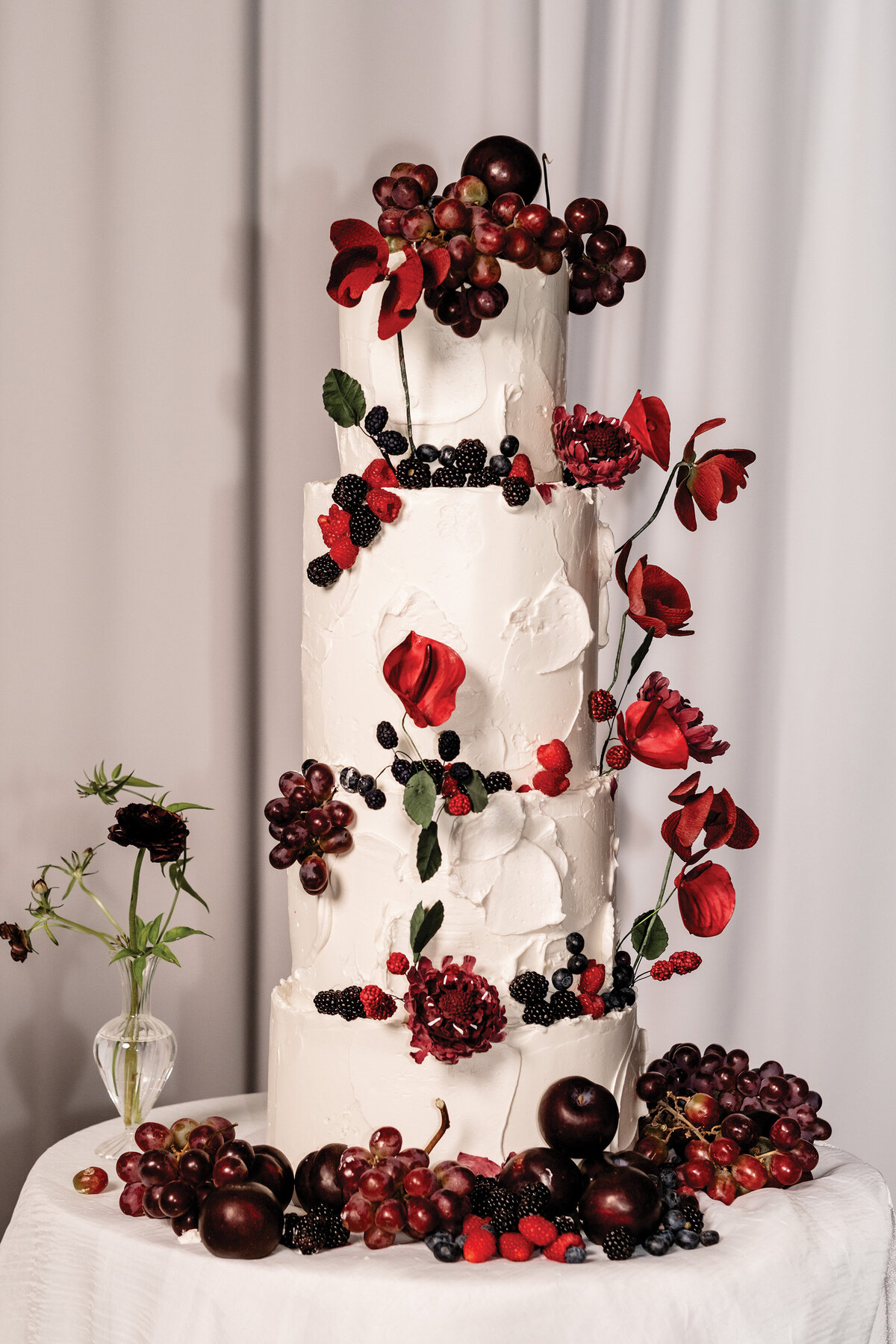 JulieTrinhPhotographyNebraskaWeddingDayMagazineFW2025-13
