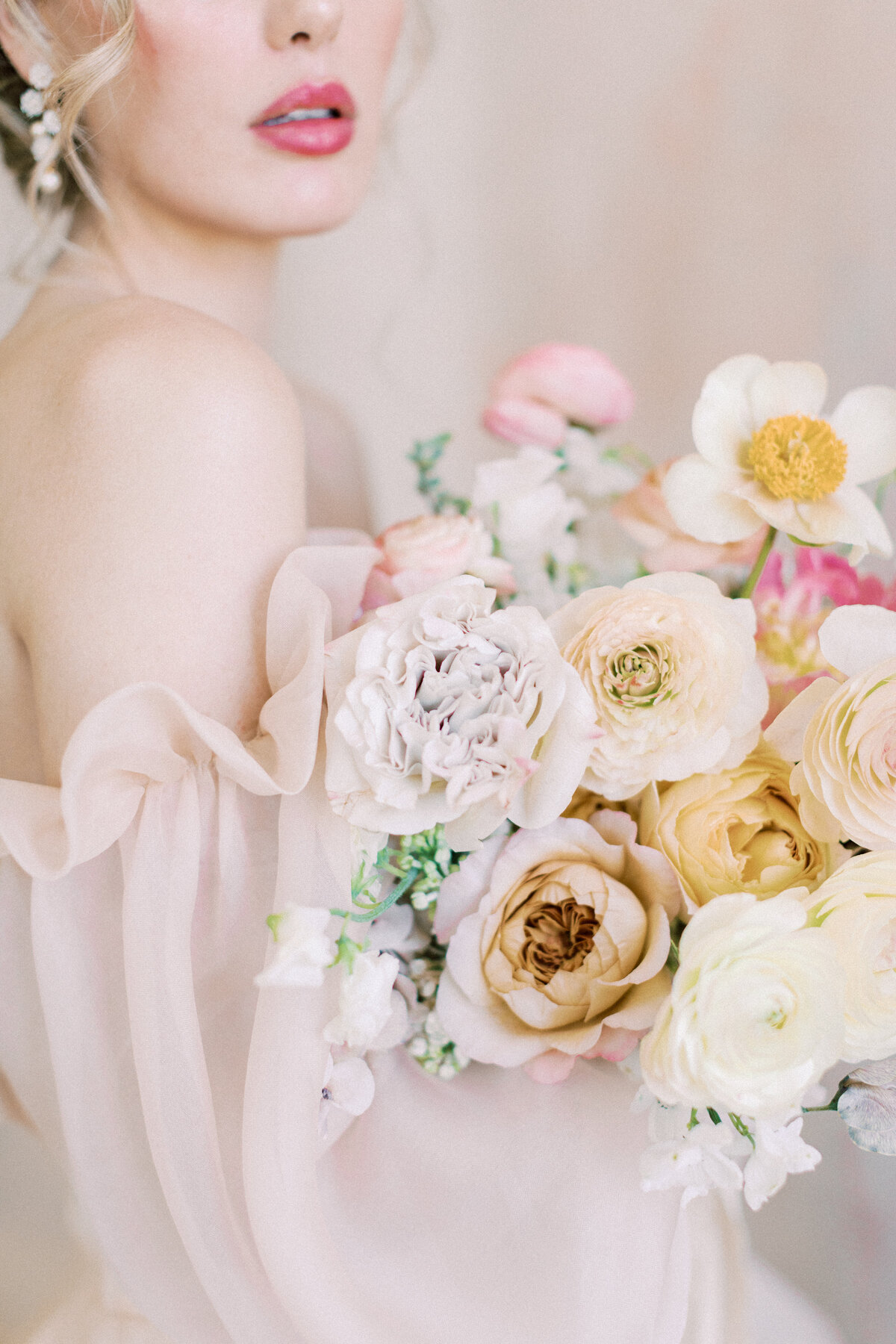 with_grace_and_gold_showit_theme_showit_themes_showit_template_showit_templates_showit_design_showit_designer_best2