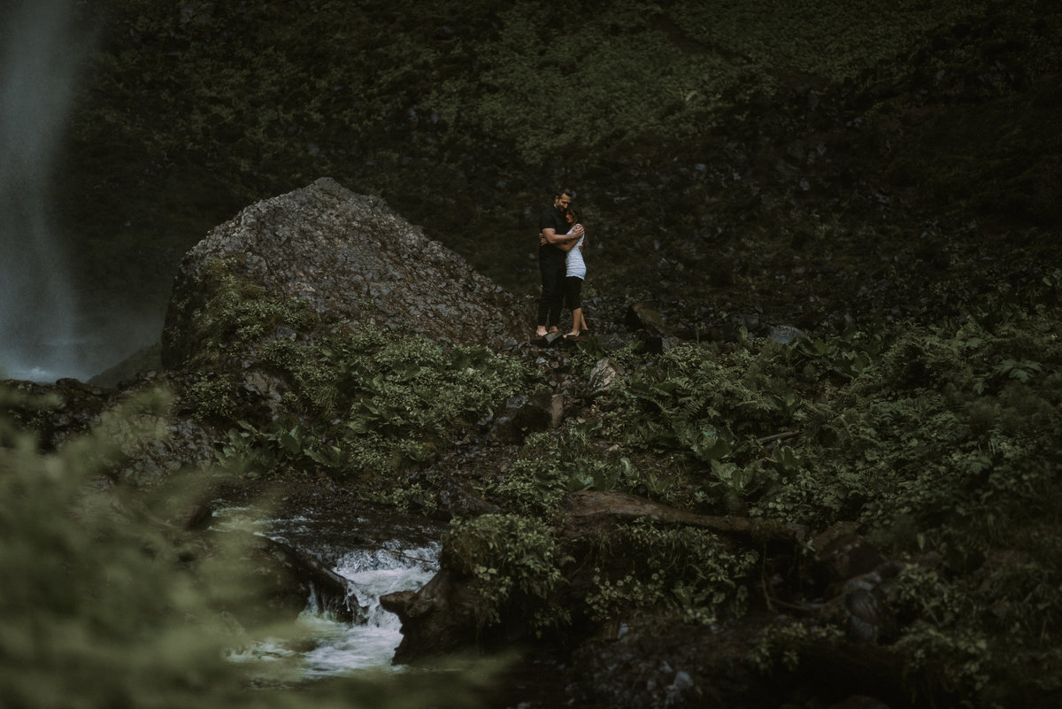 Portland-Oregon-Engagement-session-Latourell-Falls-59