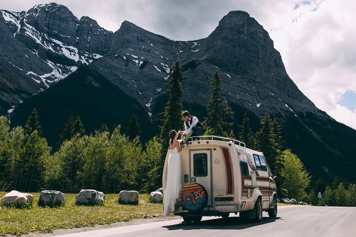 Alberta elopement and micro-wedding galleries by Allie Knulls Photography