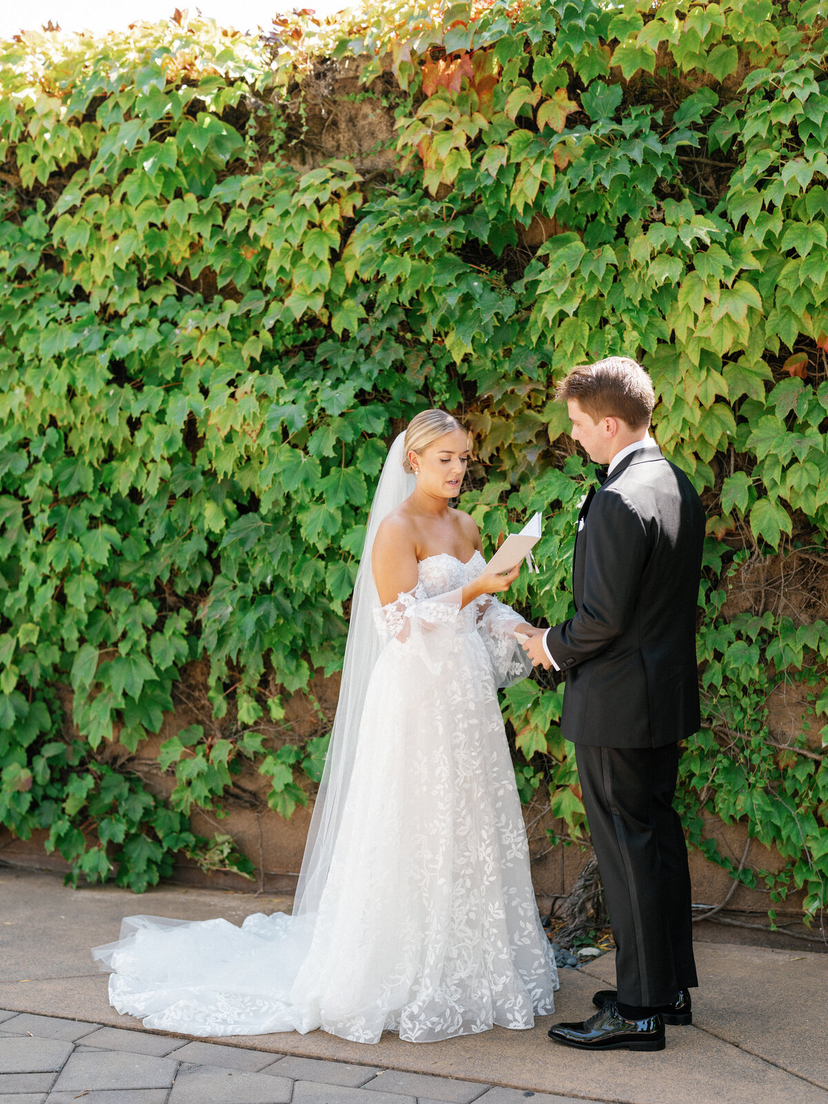 Viansa-Sonoma-Wedding-Photographer-32