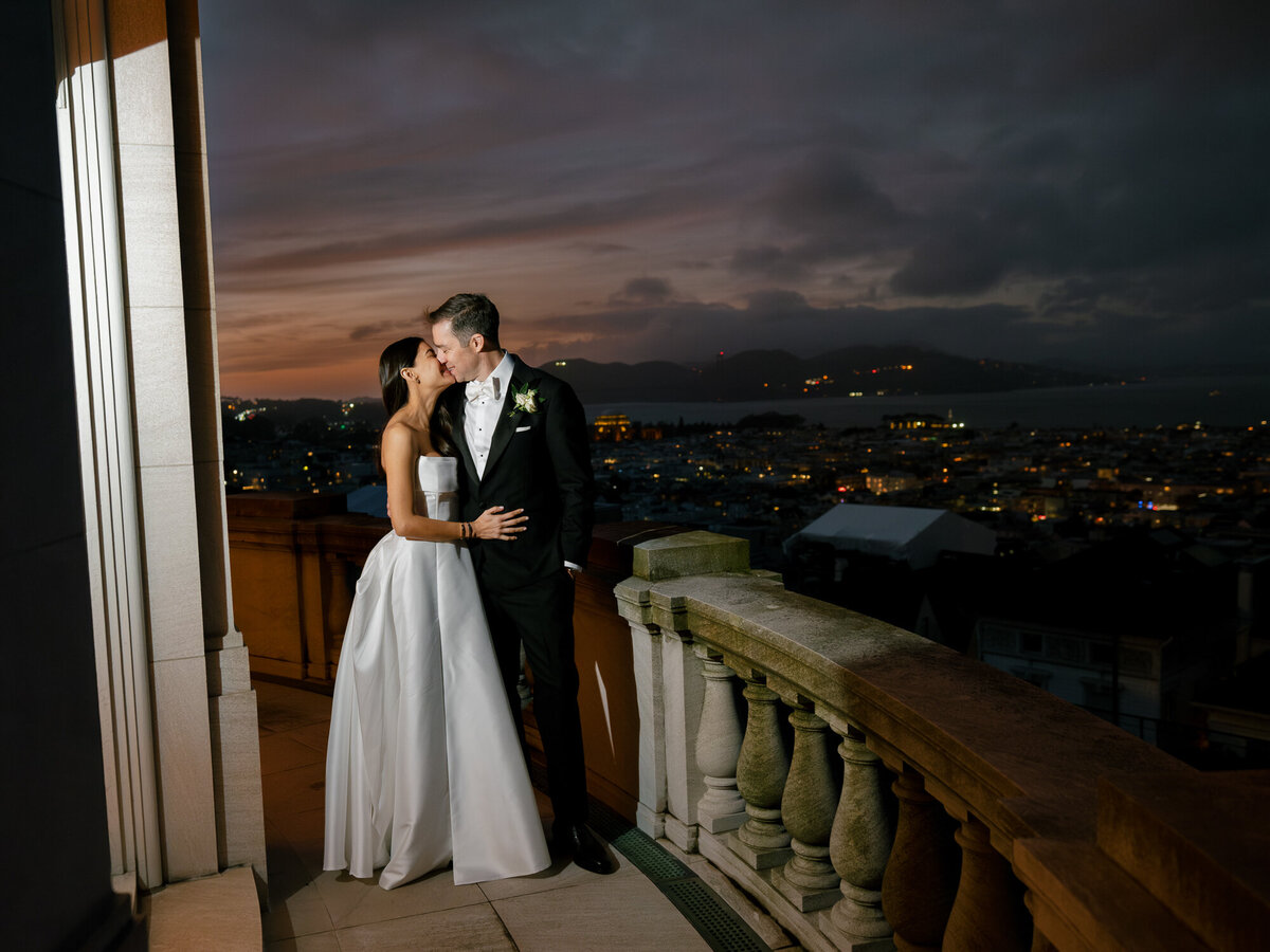 san francisco-flood-mansion-wedding-photography-catholic-wedding-classic-blackandwhite-churchwedding-wedding-thedejaureguis-057