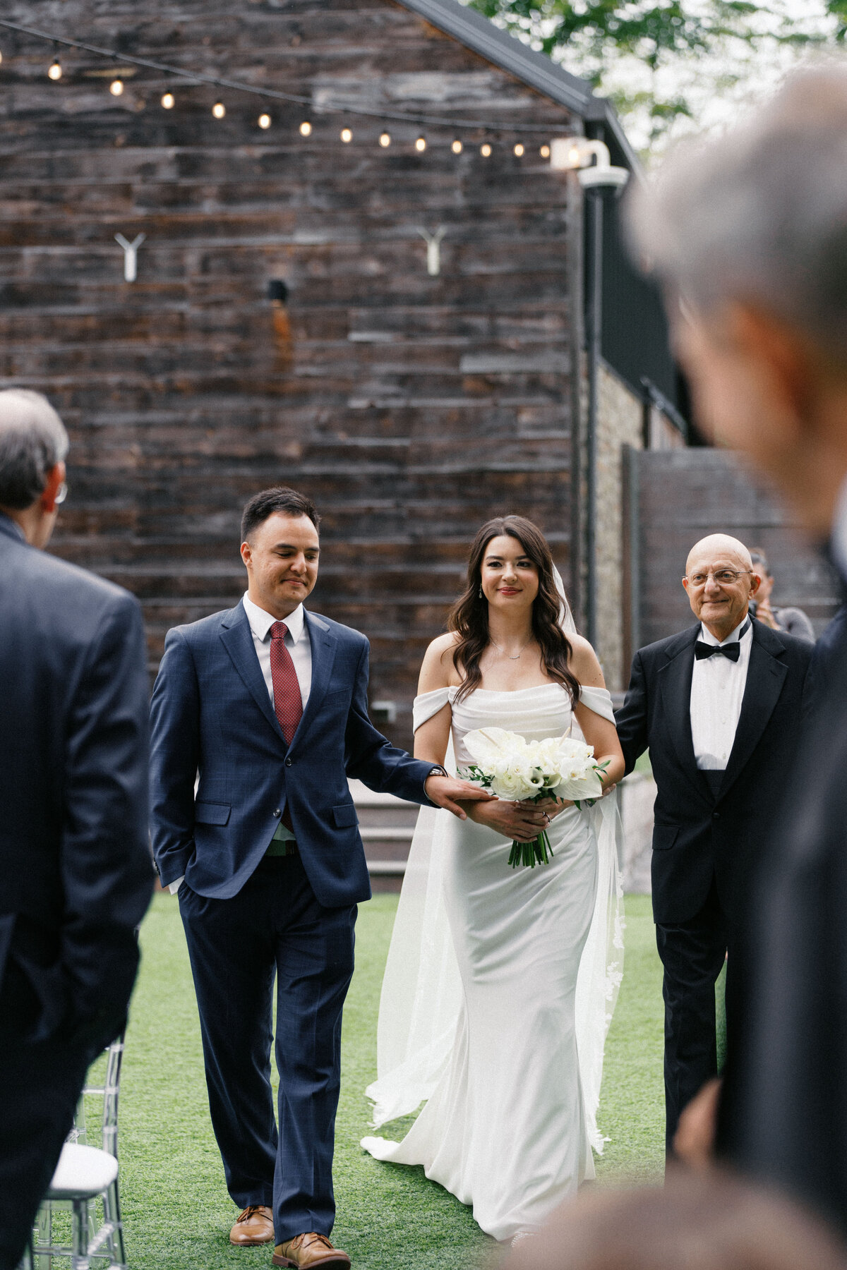 Classic White Floral Wedding at Sapphire Creek Winery in Chagrin Falls Ohio-41