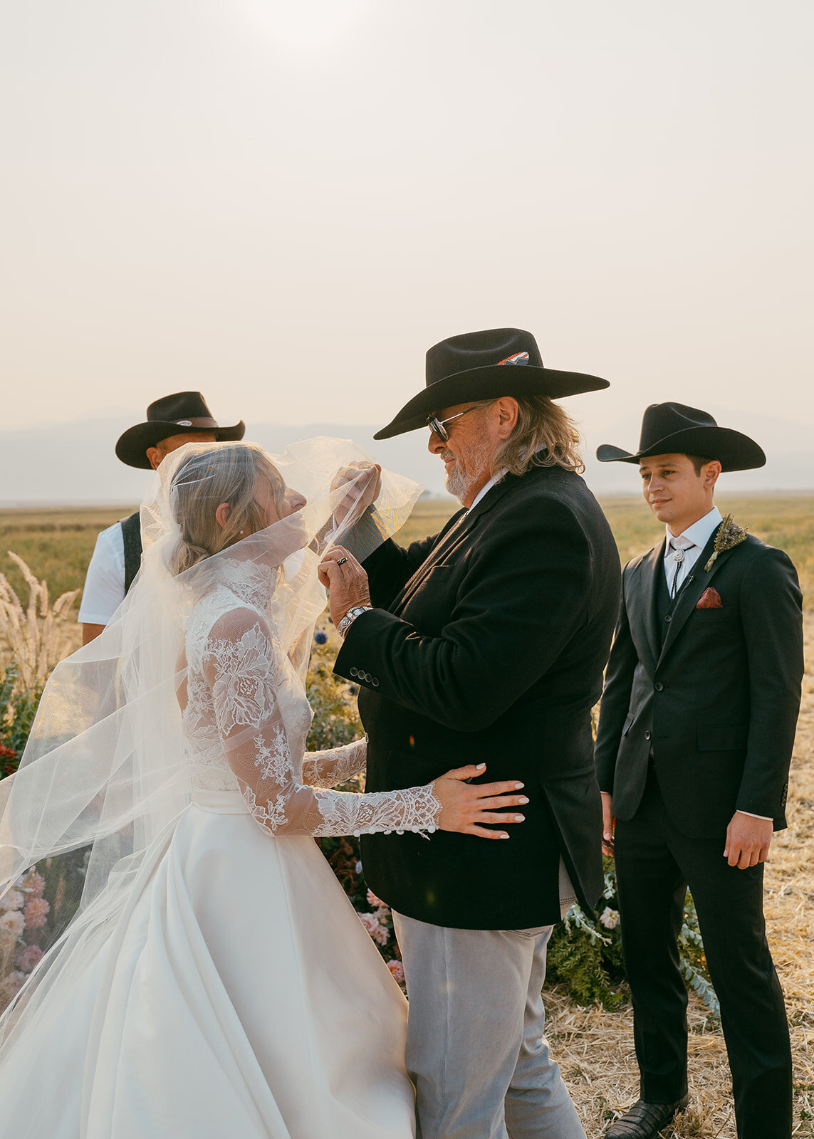 presley-gray-photo-Deerlodge-rustic-western-Montana-wedding-4812