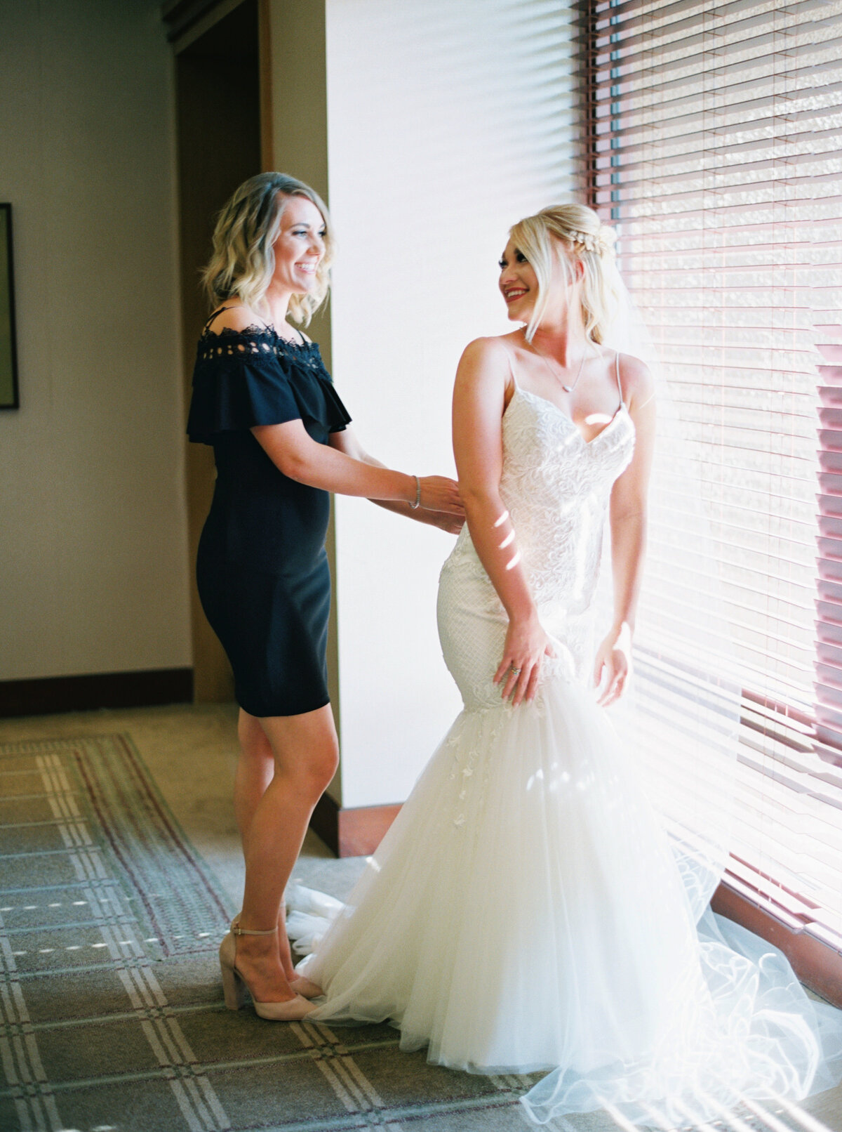 Lindsay + Jake Sneak-1009