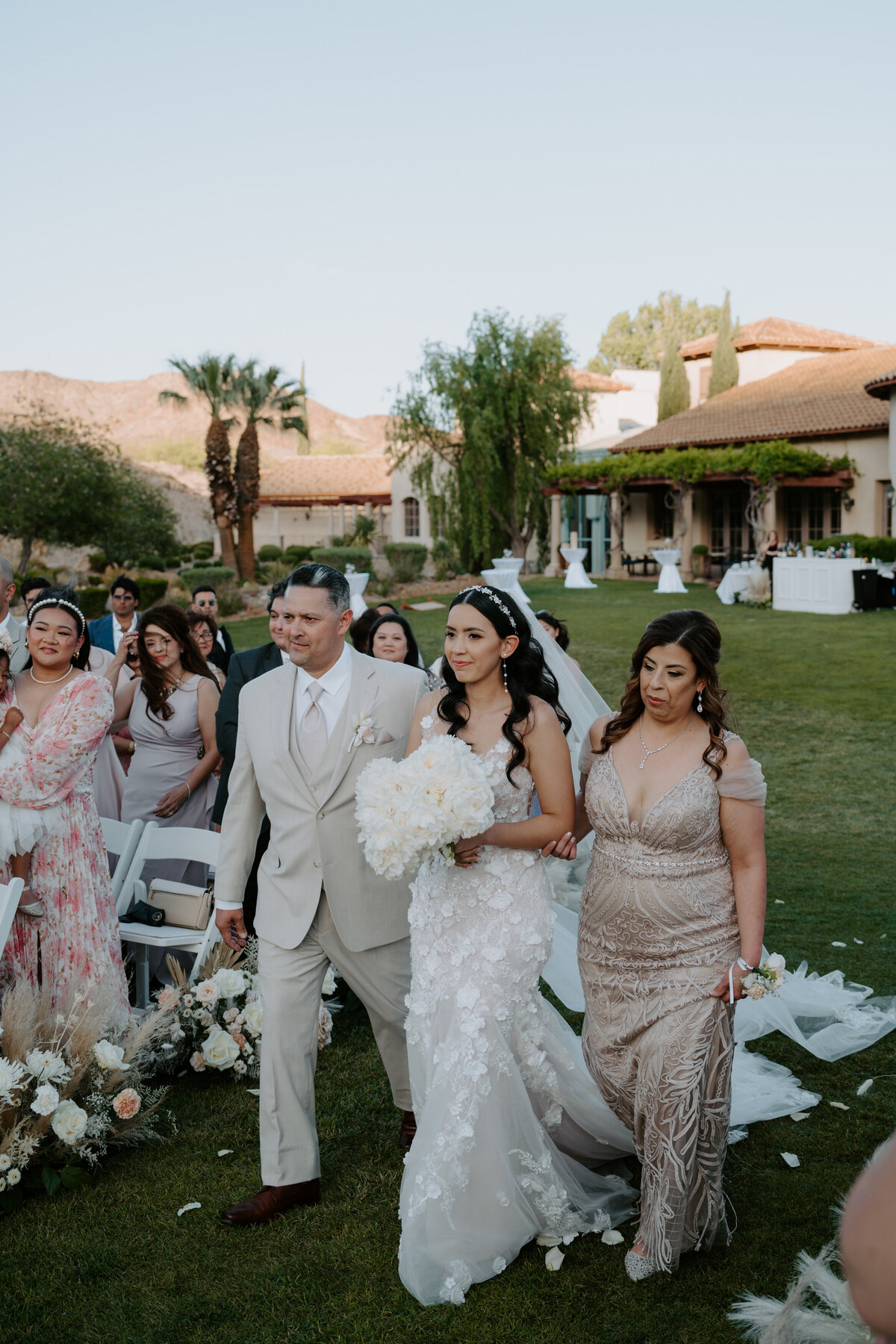 of-the-desert-flor-las-vegas-wedding-florist-lake-cascata-golf-club-0008