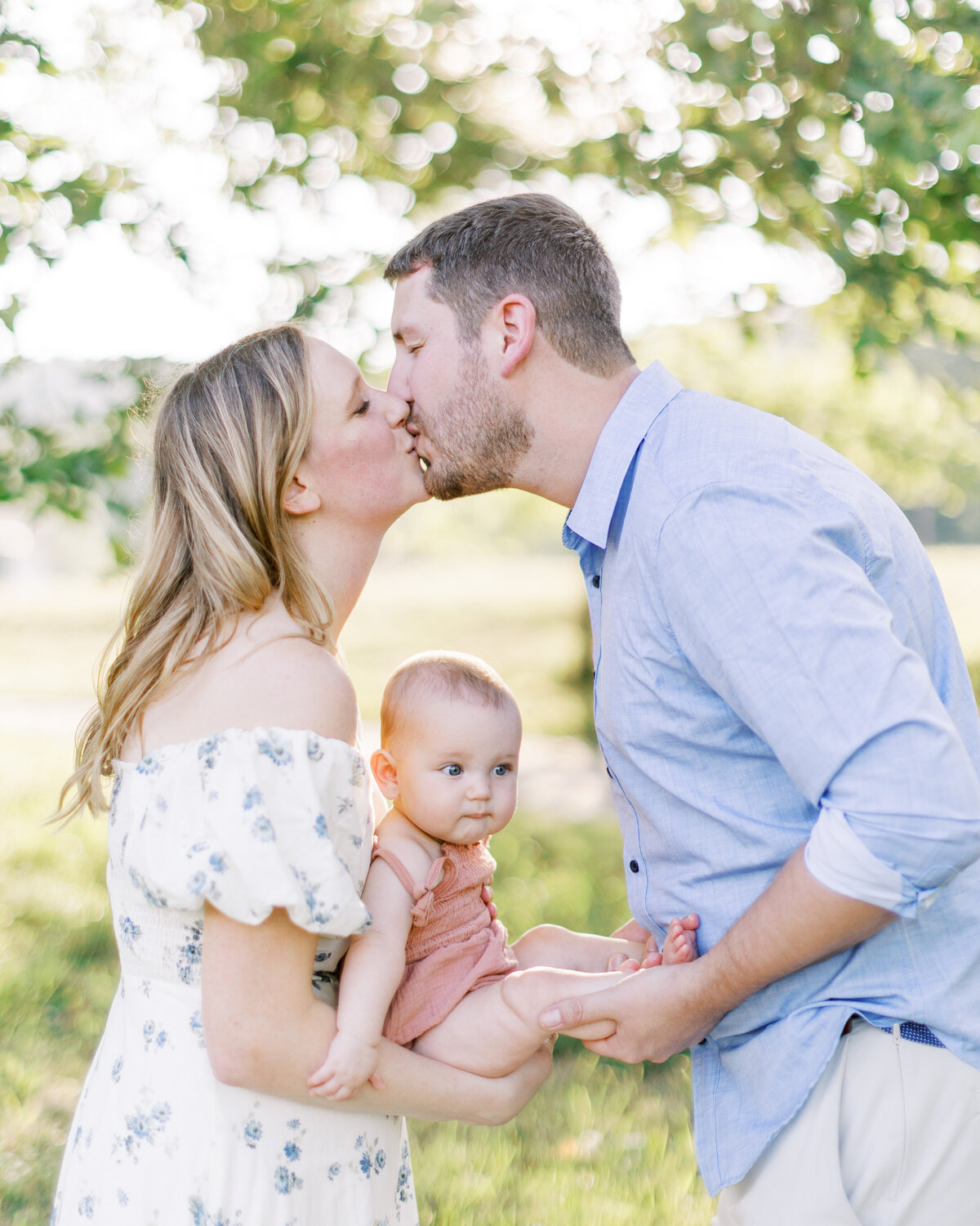 Family portrait session in a Philadelphia park - 3