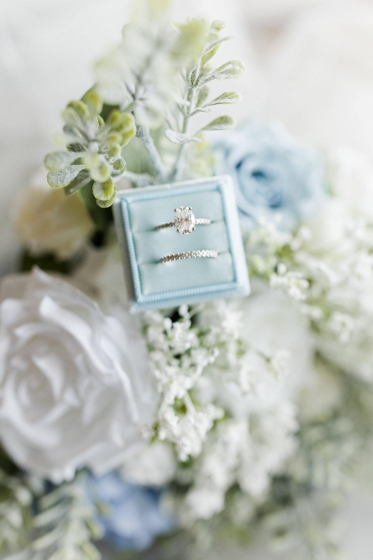 Kyle & Katie wedding sneak peeks. Bella Faith Photography 04