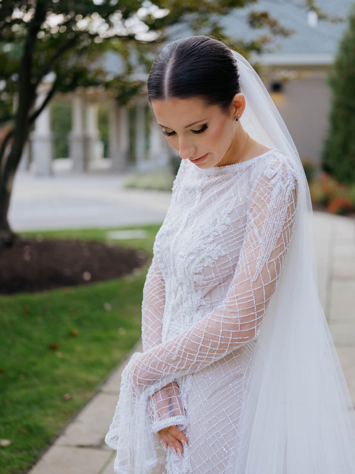 Bridal portraits at Shoreby Club on Lake Erie