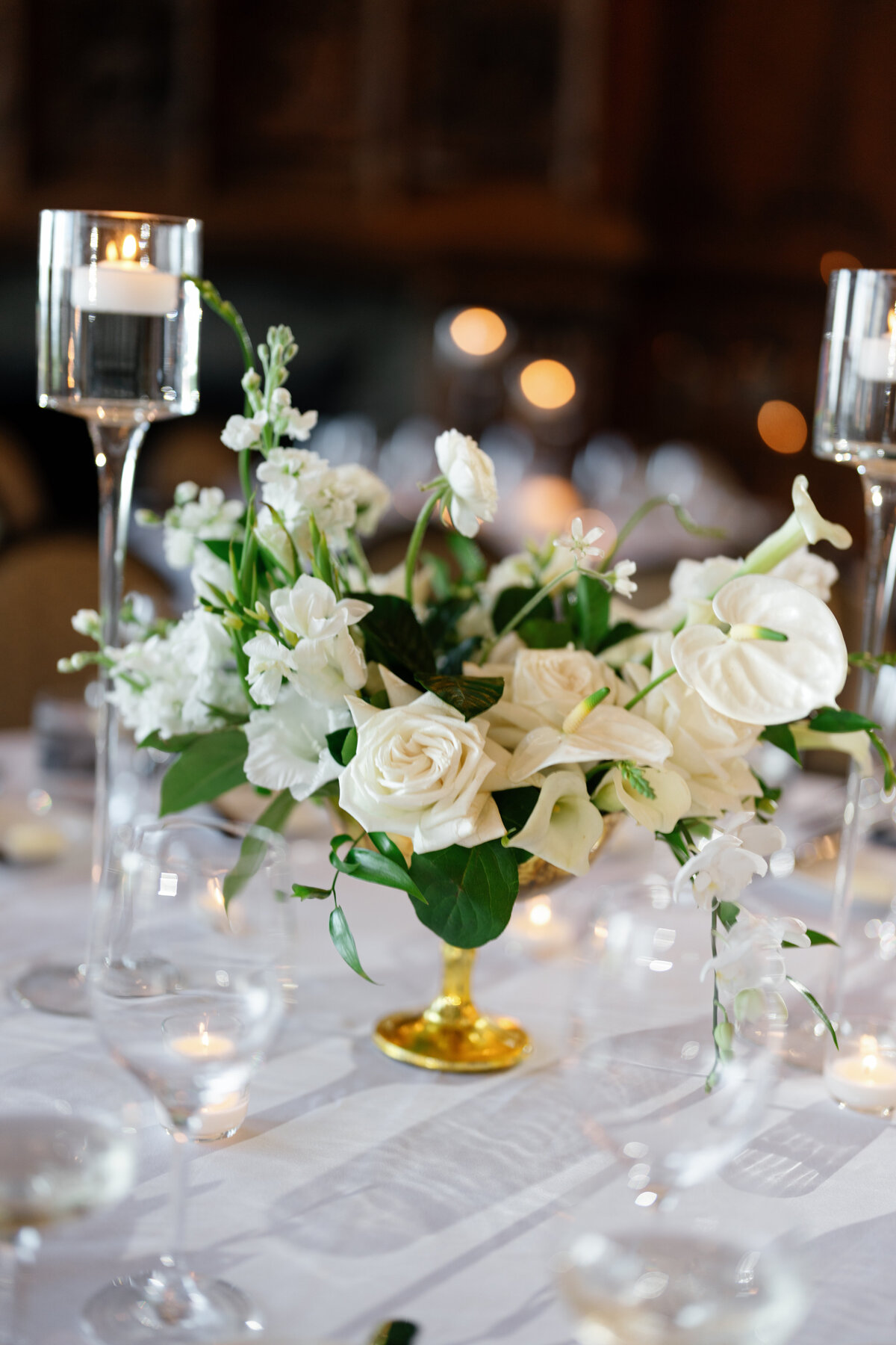Aspen-Avenue-Chicago-Wedding-Photographer-Chicago-Athletic-Association-Simplicitee-XO-Design-Co-St-Mary-of-the-Angels-Church-Anomalie-Beauty-Timeless-Vogue-143
