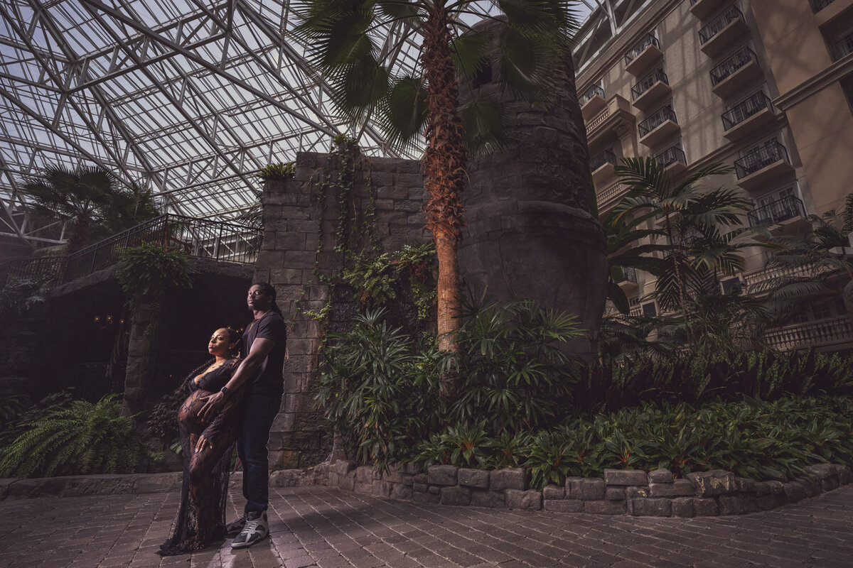 Gaylord-Palms-Maternity-Photo-Session