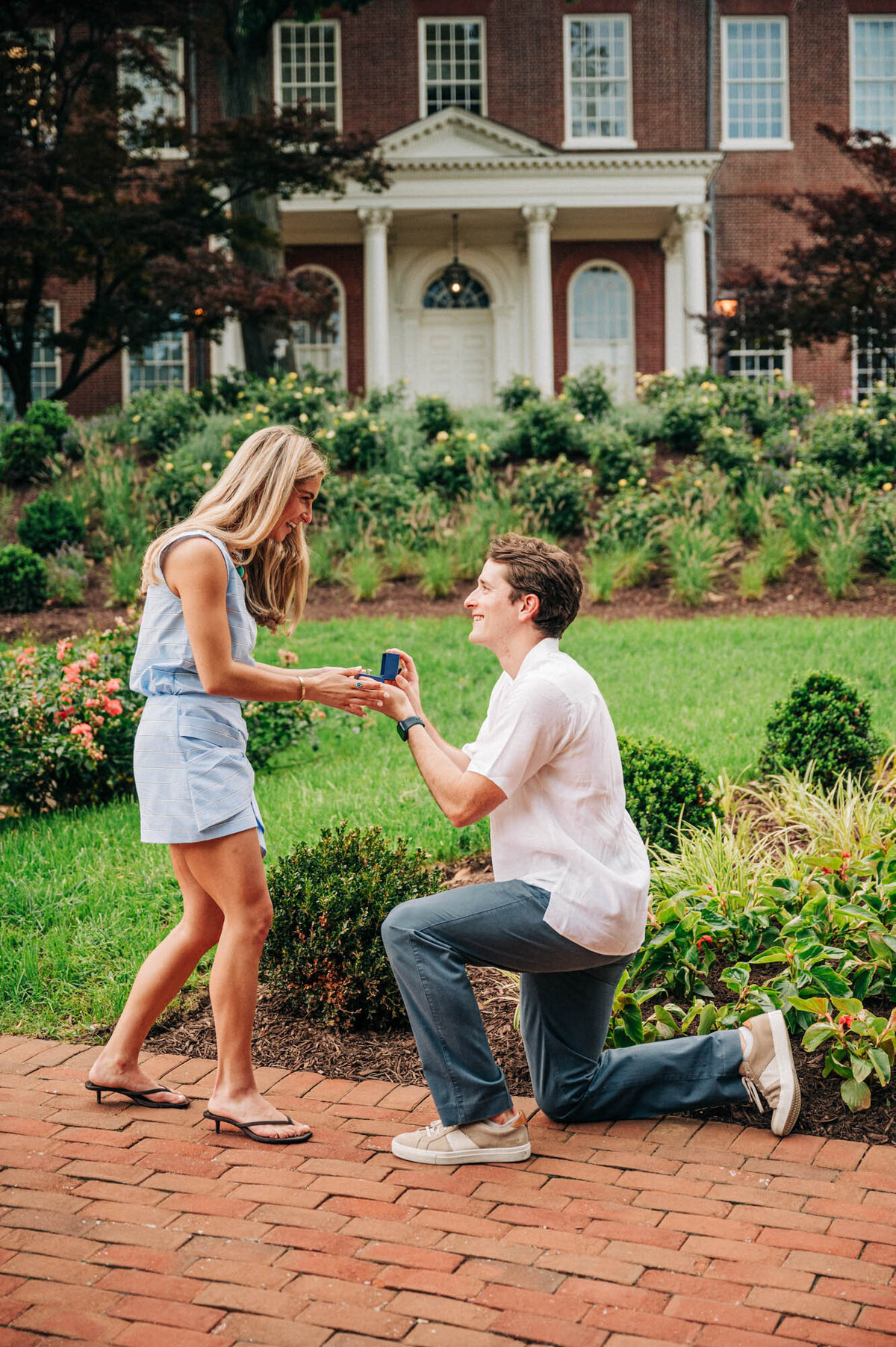A proposal in Annapolis, Maryland captured by a local Annapolis proposal photographer.