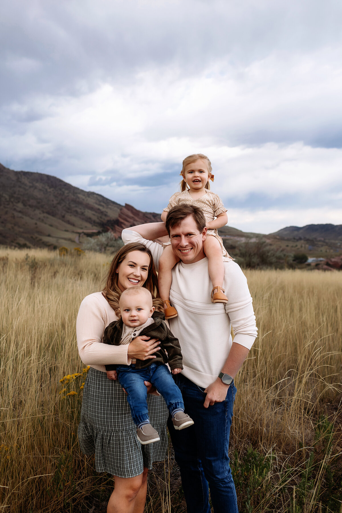 fall family photos at red rocks in golden co