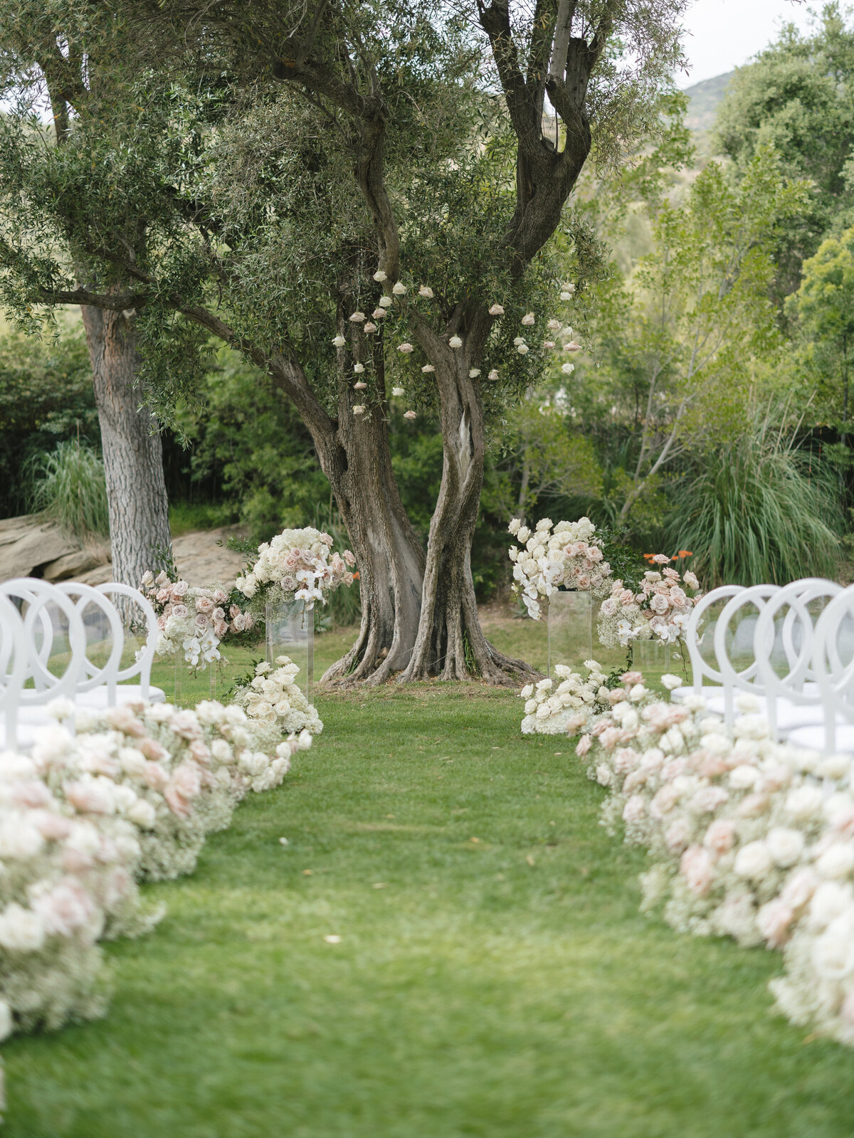 Teasers_OliviaandAlex_Hummingbird-Nest-Ranch_Taylor-Kinzie-Photography-143