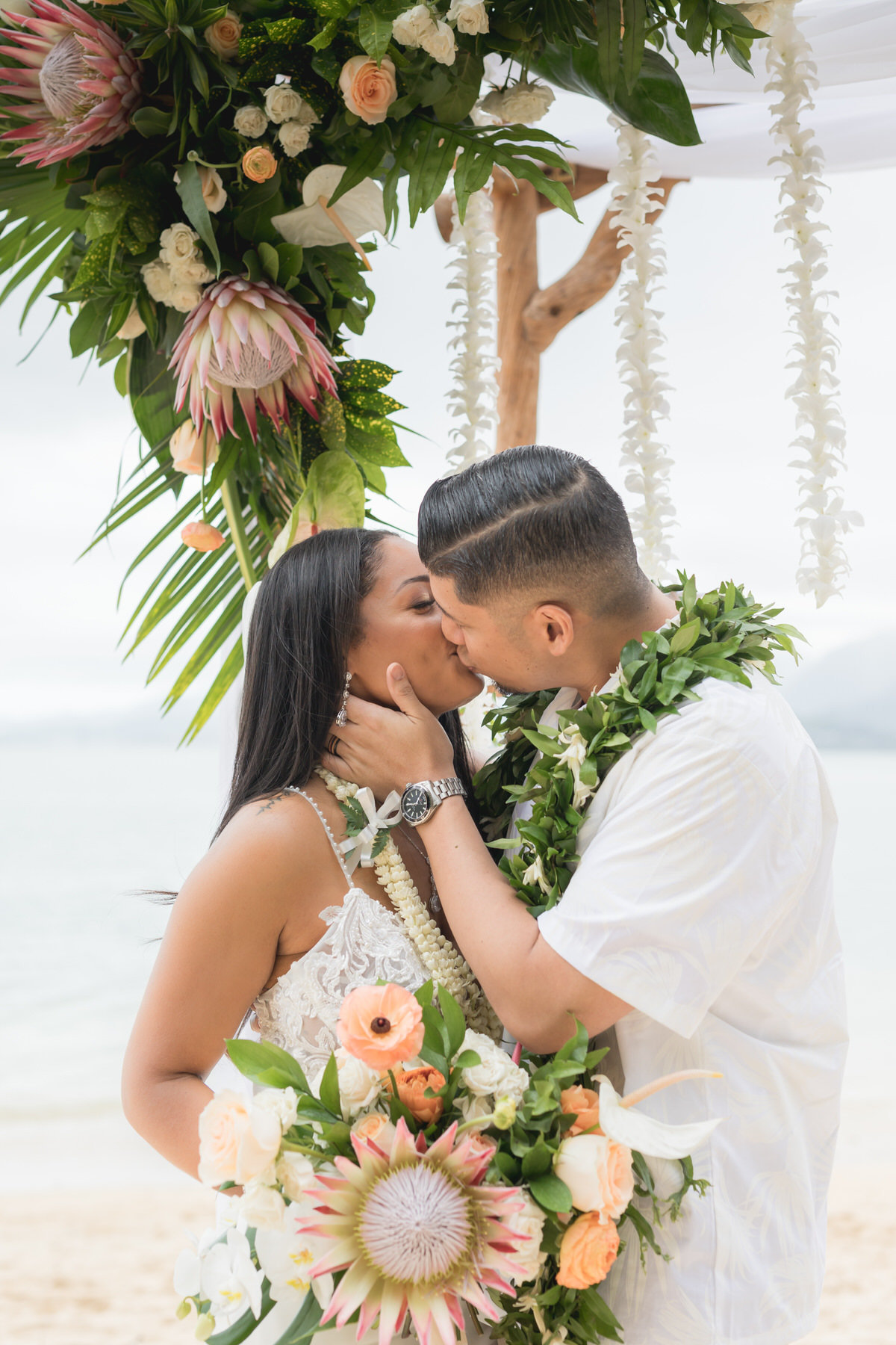 View Oahu Wedding Photography by Top Wedding Photographers