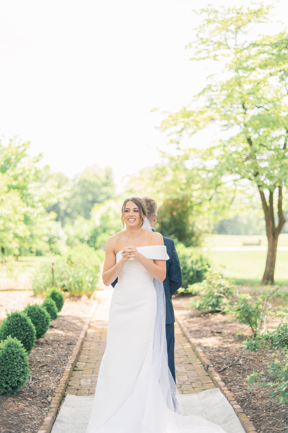 Kentucky spring wedding at my old ky home florals emma v photography wedding party portraits ideas photographer wedding party photos letter reading