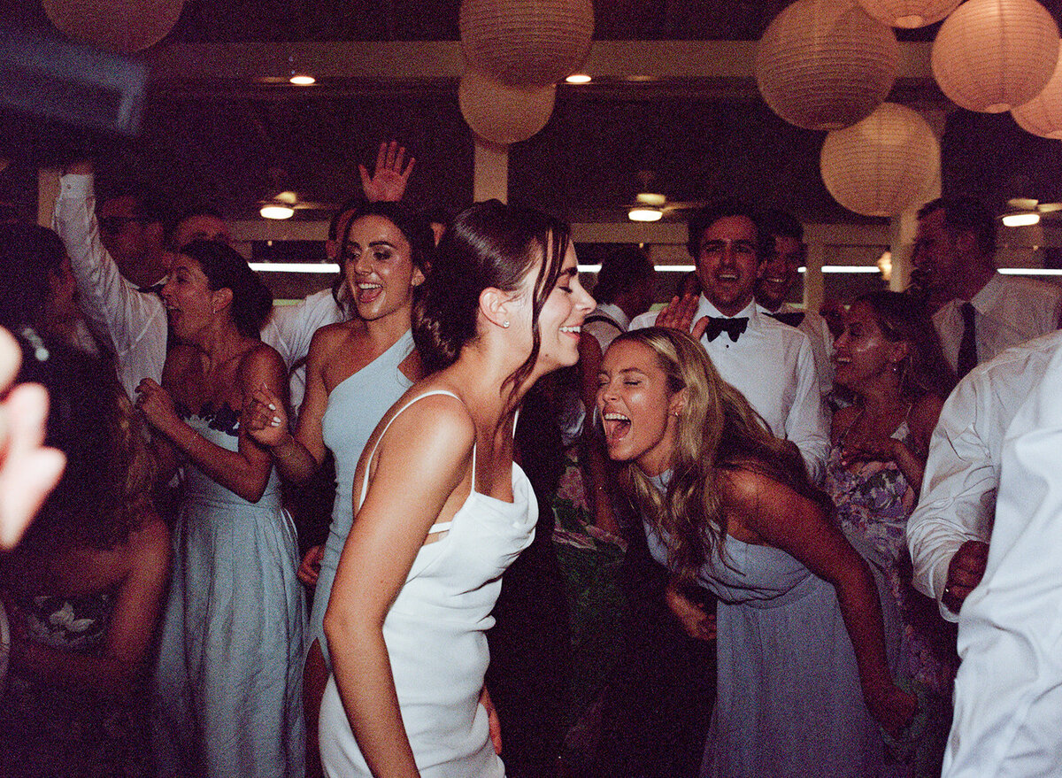 larchmont-yacht-club-wedding-film-34