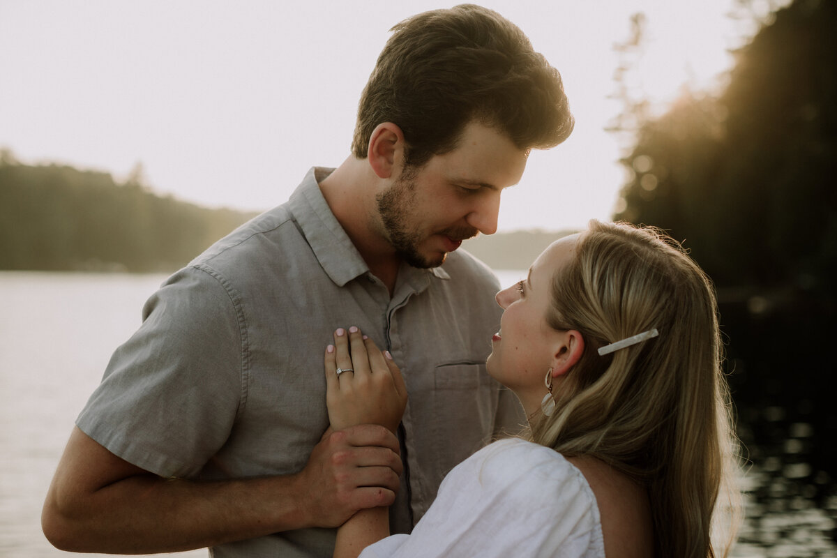 haley-tyler-engagement-cottage-family-sunset-boating-haliburton-8