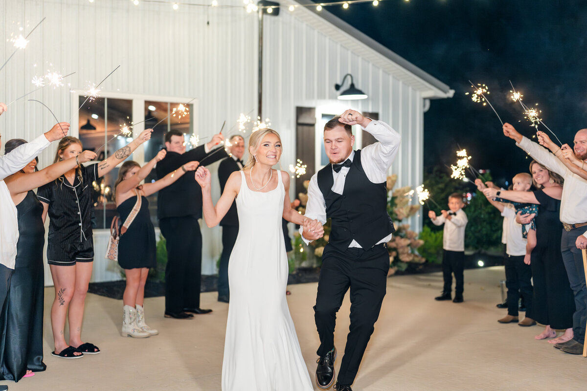 barn-at-white-oaks-wedding-murray-kentucky-142