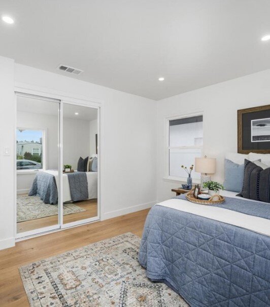 CLOSET-DOORS-WINDOW