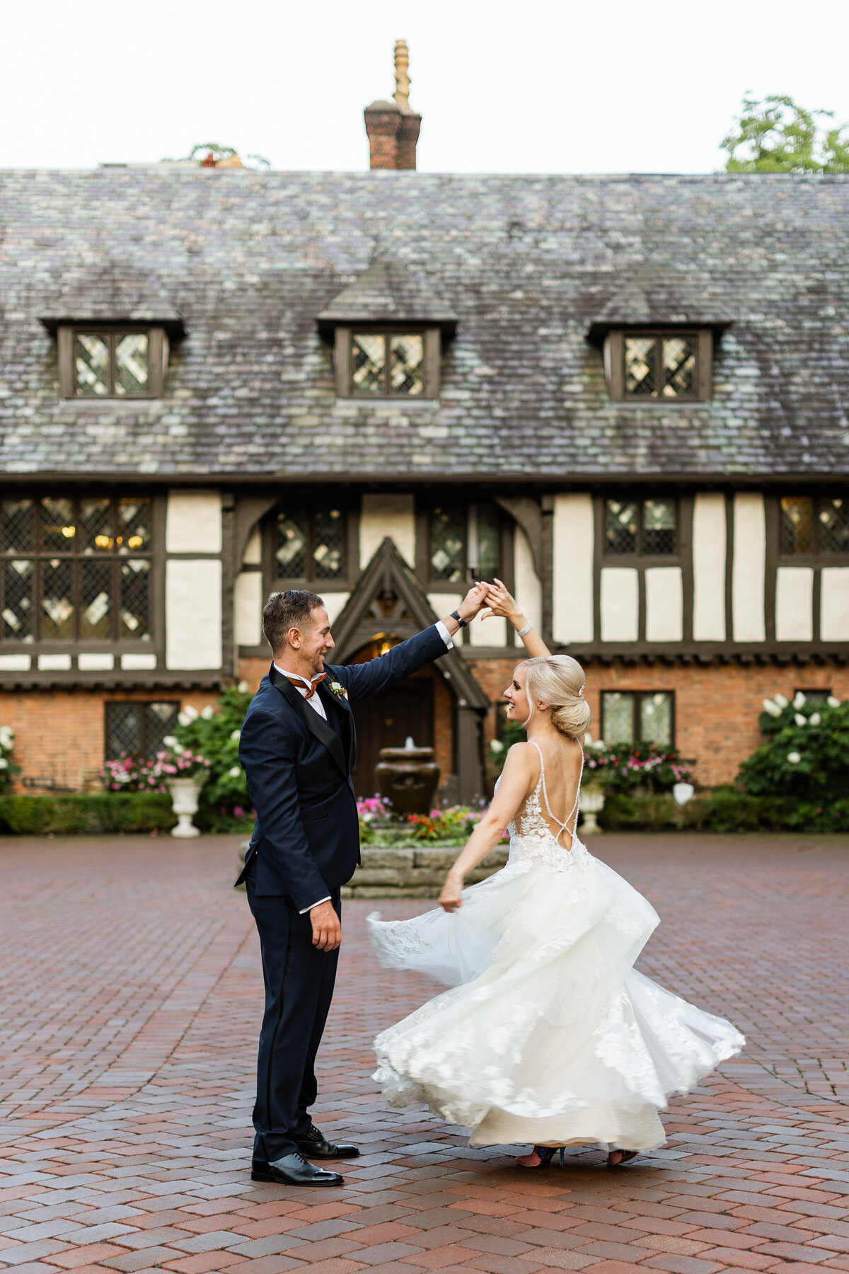 Best-Cleveland-wedding-photographer-lindsey-ramdin-39