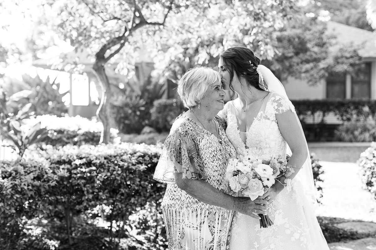 amber-andrew-maui-wedding-preview-photos-45