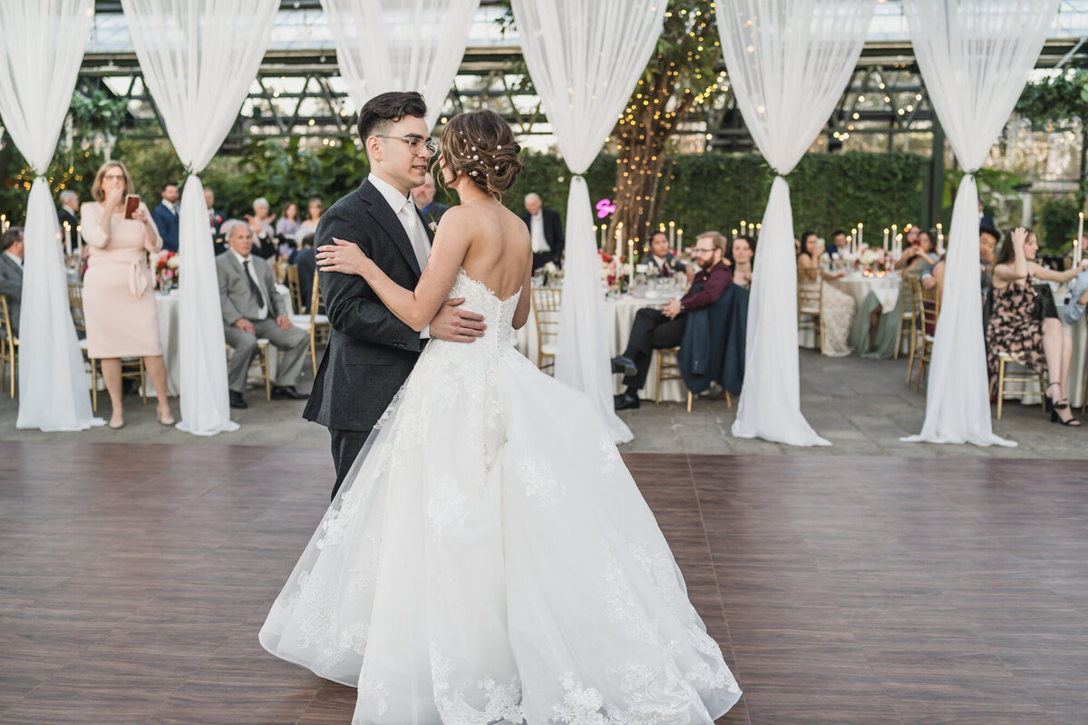 BLUSH AND BLACK SPRING PLANTERRA CONSERVATORY WEDDING IN WEST BLOOMFIELD, MICHIGAN PROVIDED BY KARI DAWSON, TOP-RATED DETROIT WEDING PHOTOGRAPHER, AND HER TEAM93