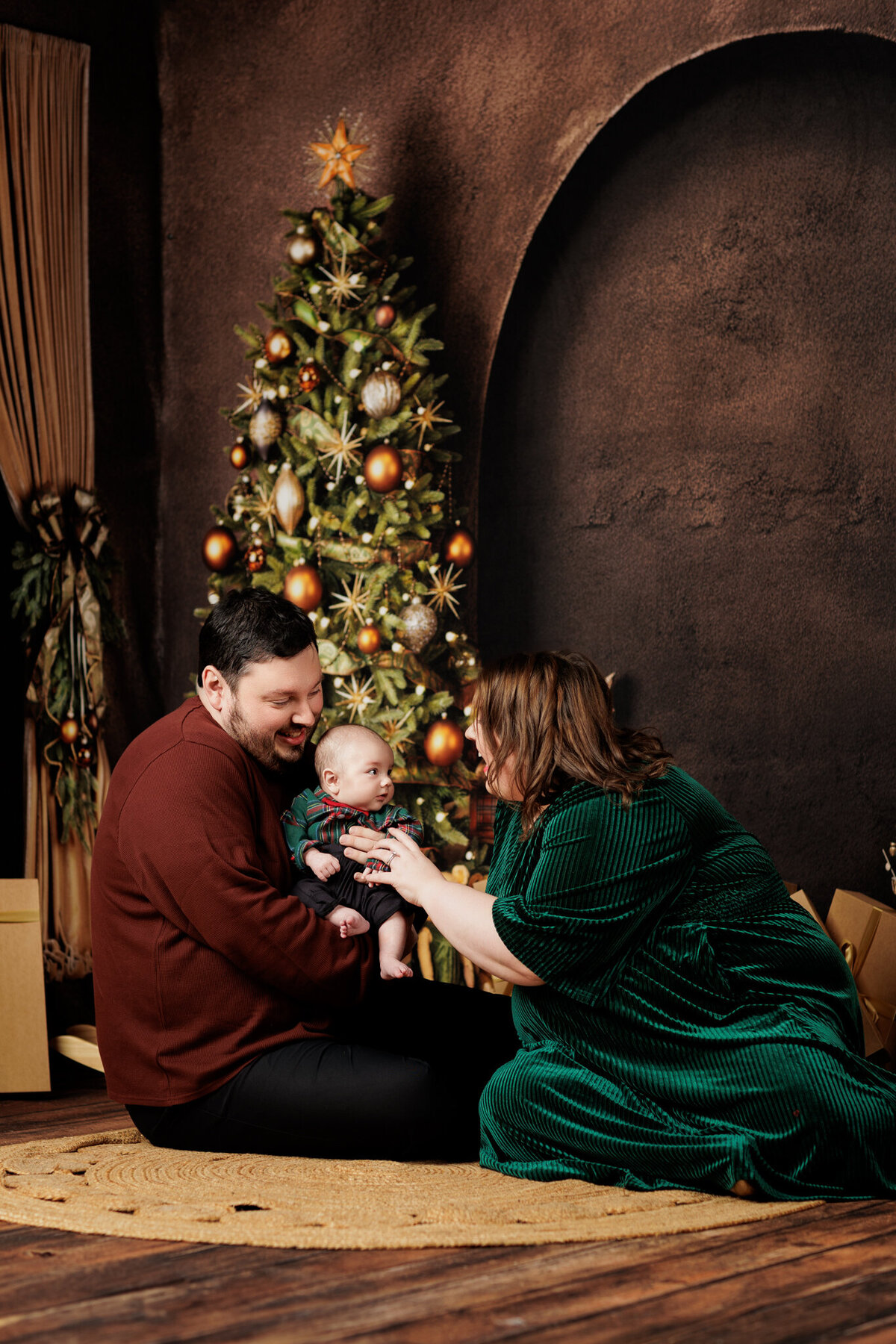 Best NWA holiday photographer, holiday portraits near me, Northwest Arkansas holiday photography, NW Arkansas holiday photos, NWA santa photos