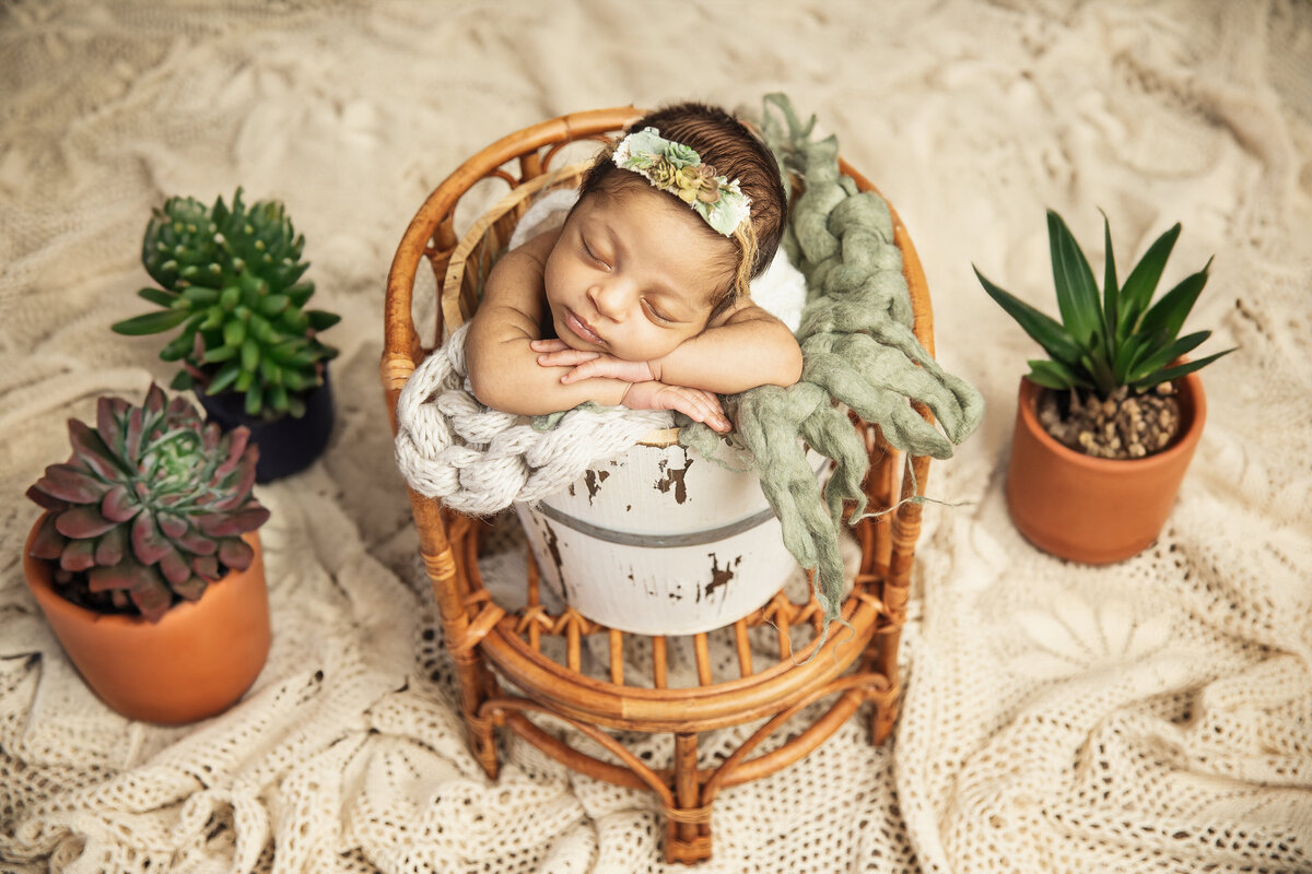 Create timeless keepsakes with Belton's leading newborn photographer. Artistic, heartwarming baby photography. Schedule now!