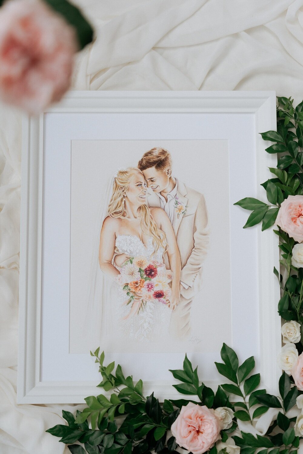 bridal-illustration-colorful-bouquet-groom-embrace