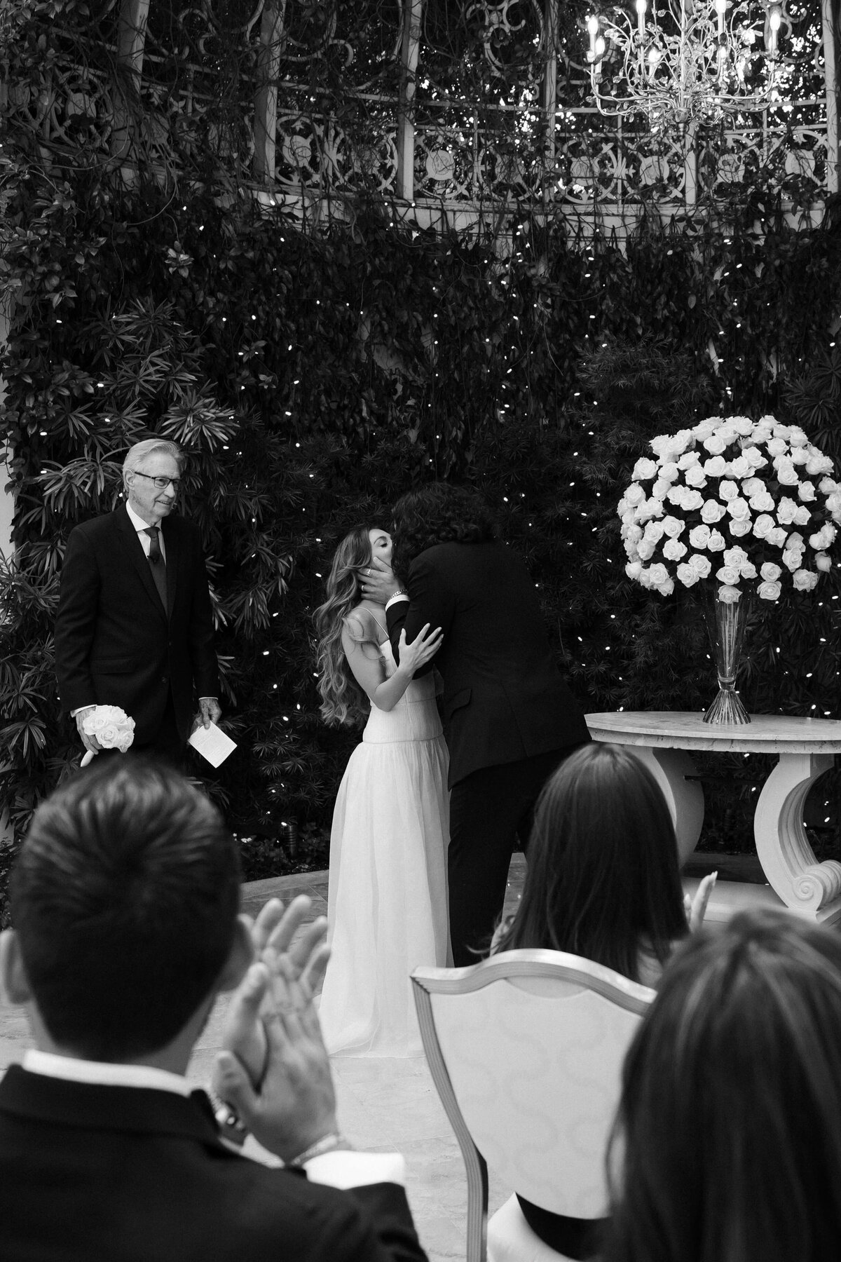 41_riskyexposure_shoshana-kyle_las-vegas-elopement-photography