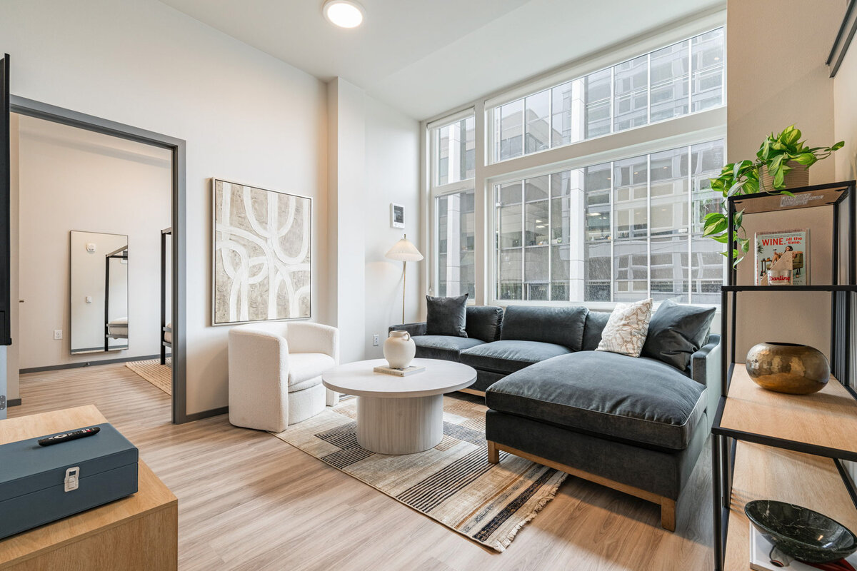 215 Queen Anne Ave N_0005