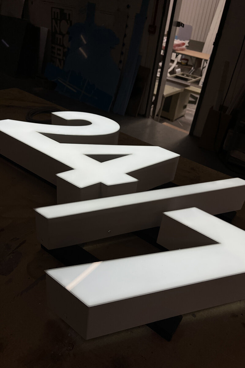 ellis-signs-built-up-face-illuminated-numbers-newcastle-gateshead-north-east