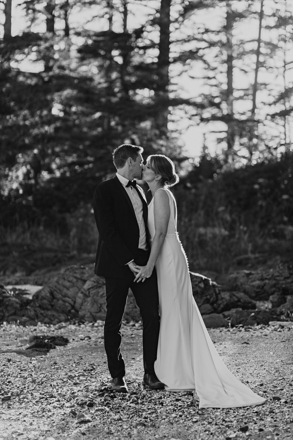 the-godards-Wickaninnish-Inn-Tofino-wedding-photographer-17